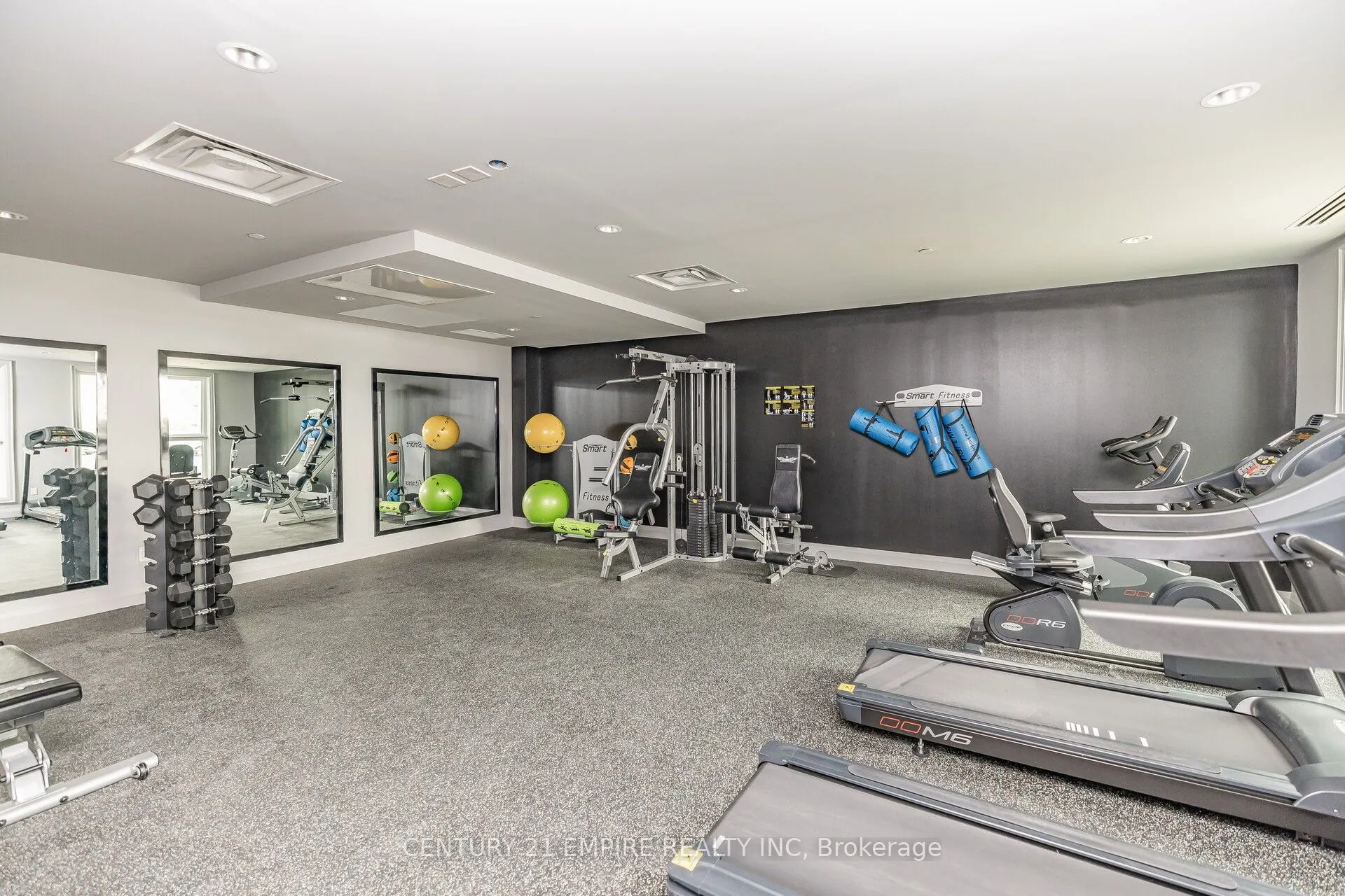 95 Dundas Street W, #503