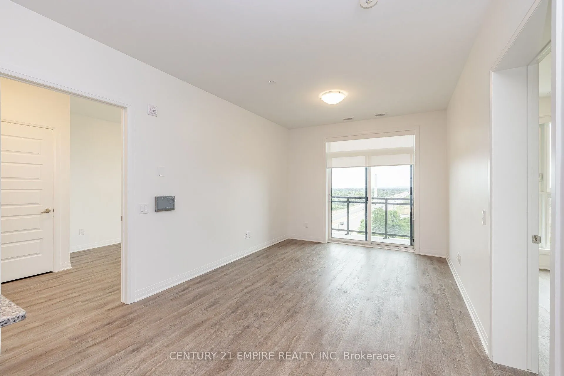 95 Dundas Street W, #503