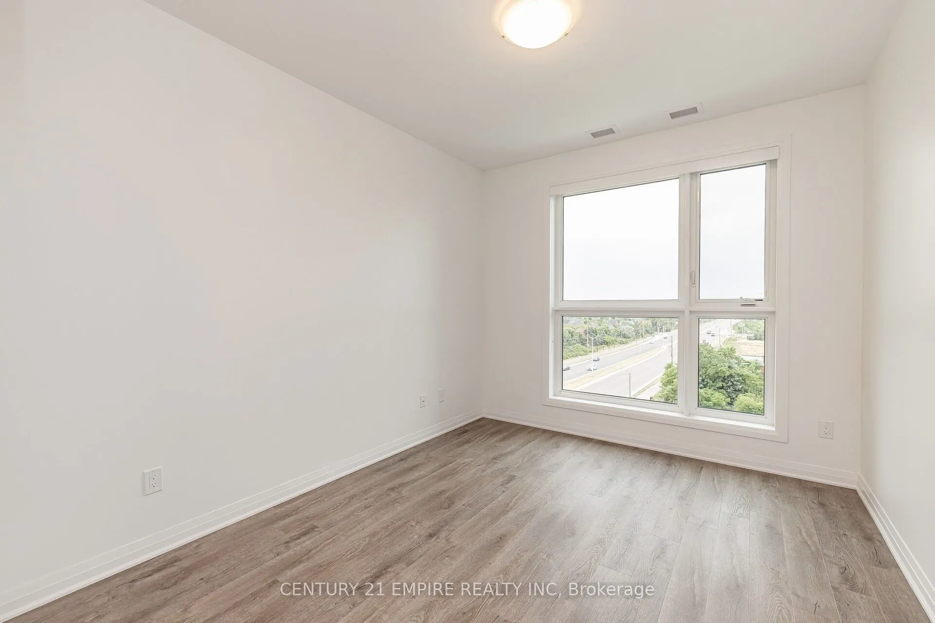 95 Dundas Street W, #503