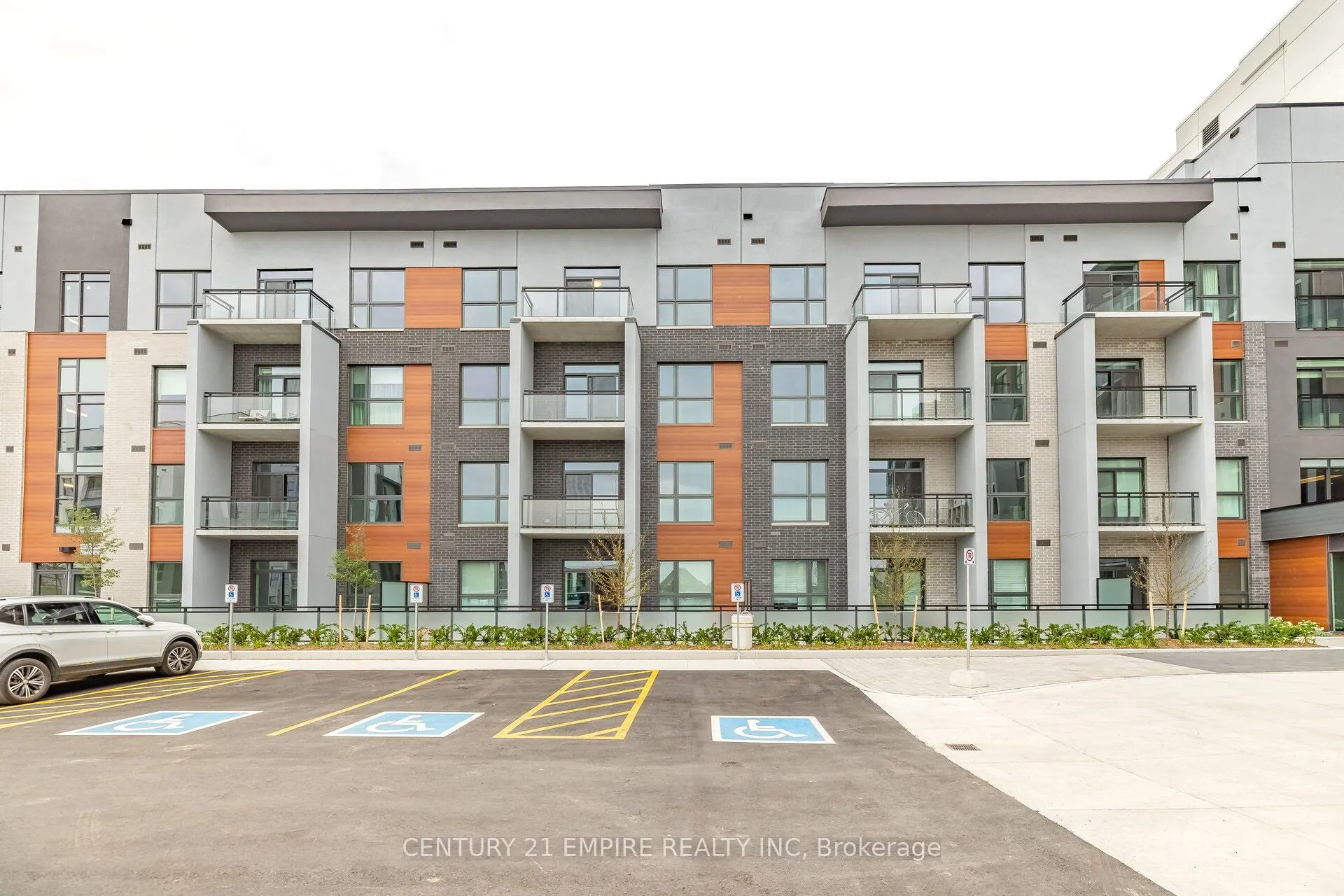 95 Dundas Street W, #503