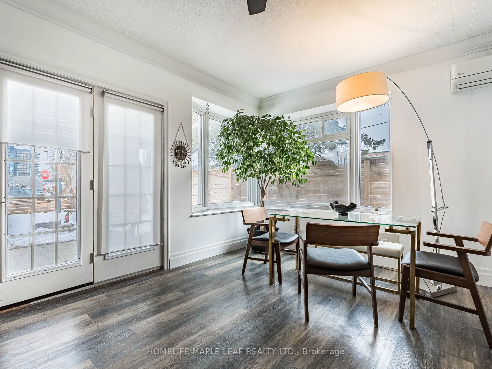 40 Park Street W
