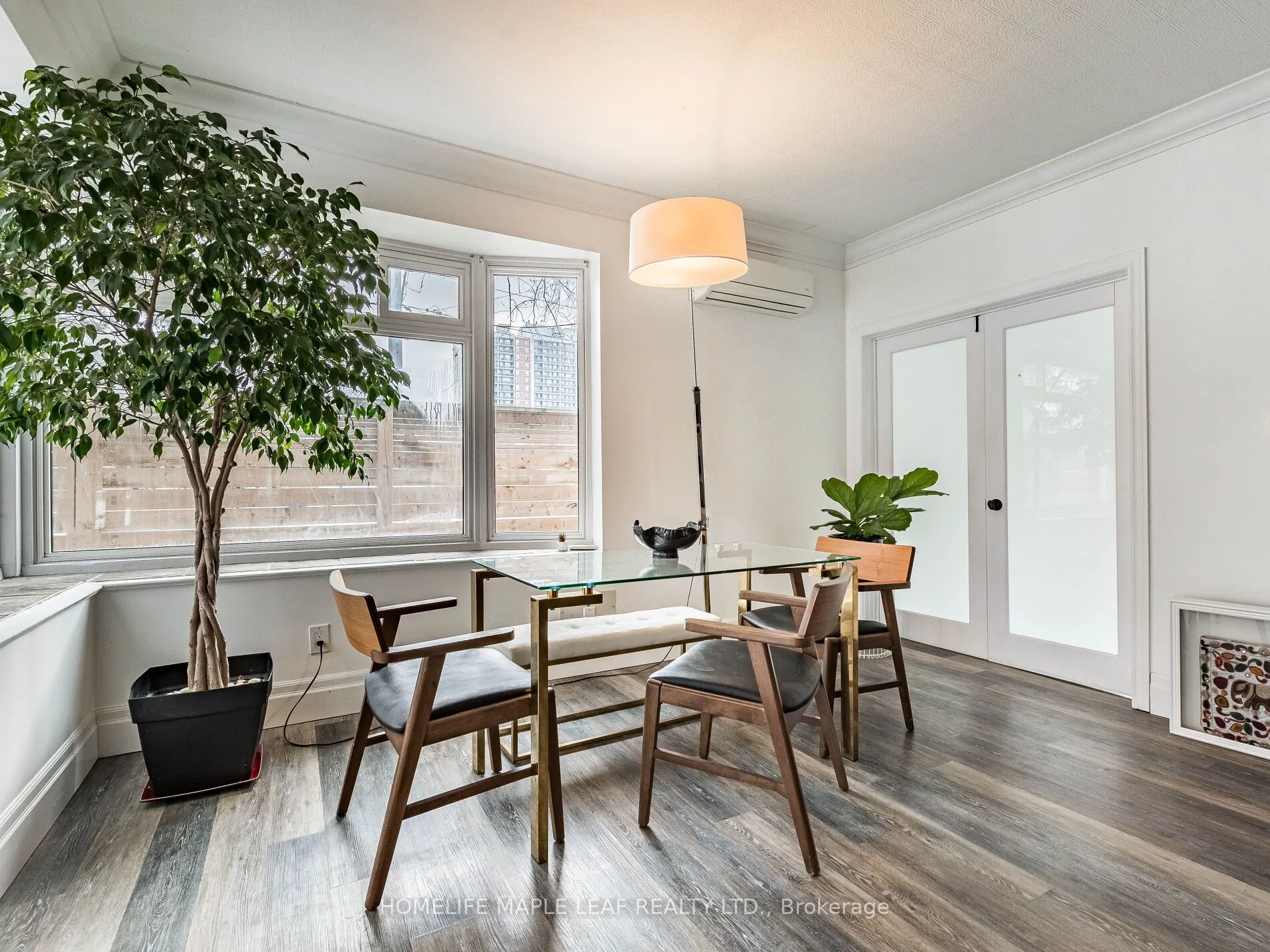 40 Park Street W