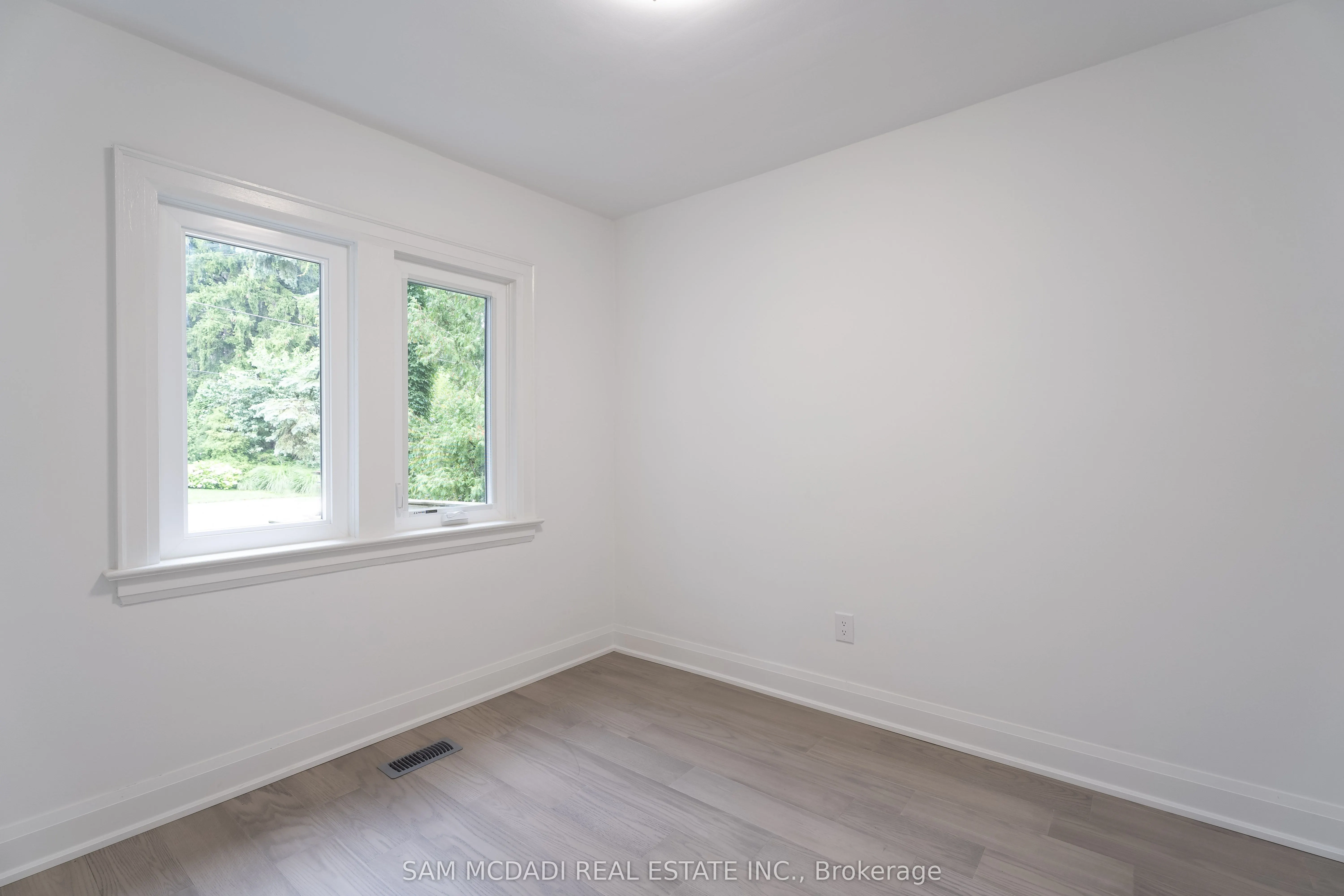 8 Wesley Crescent