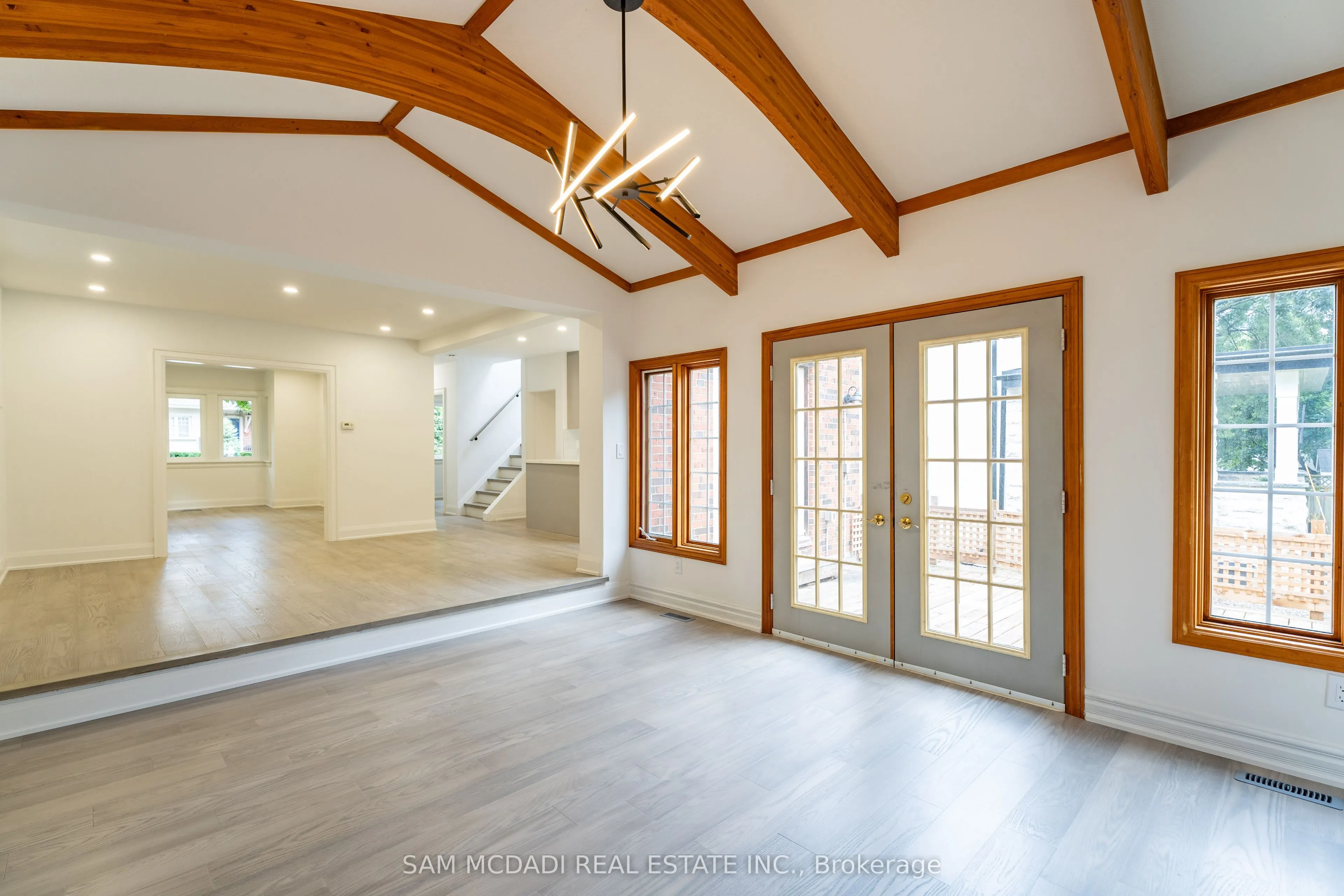 8 Wesley Crescent