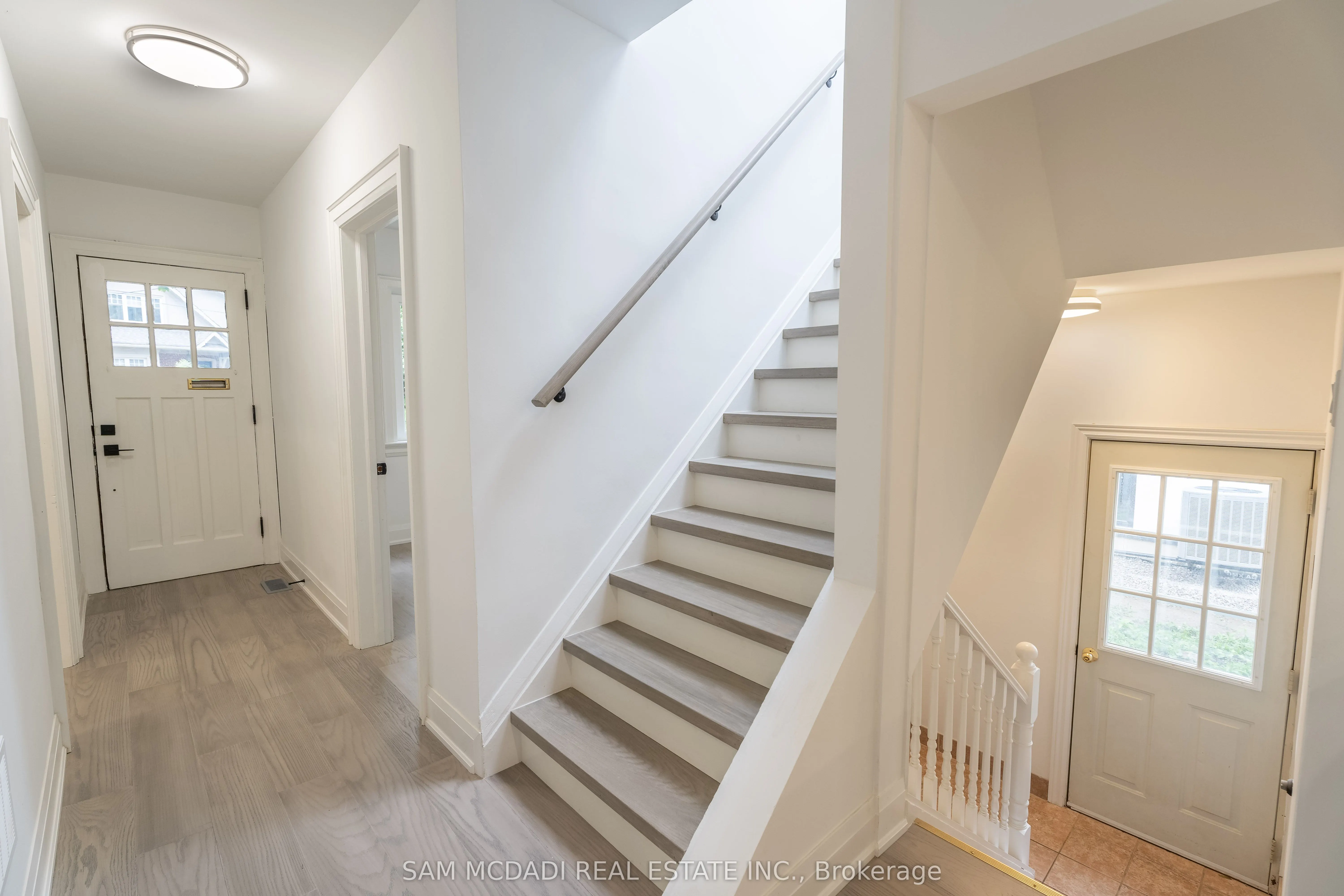 8 Wesley Crescent