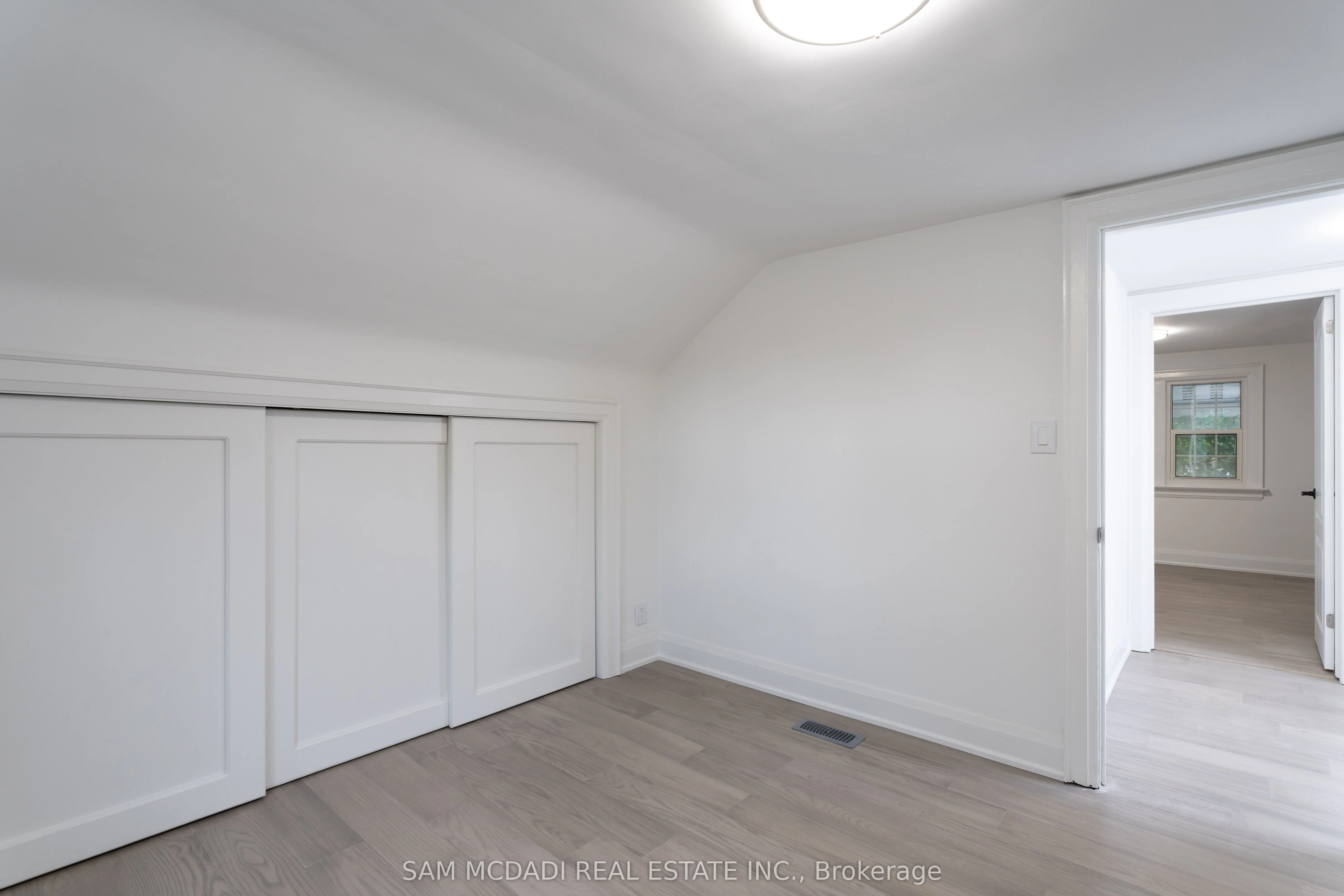 8 Wesley Crescent