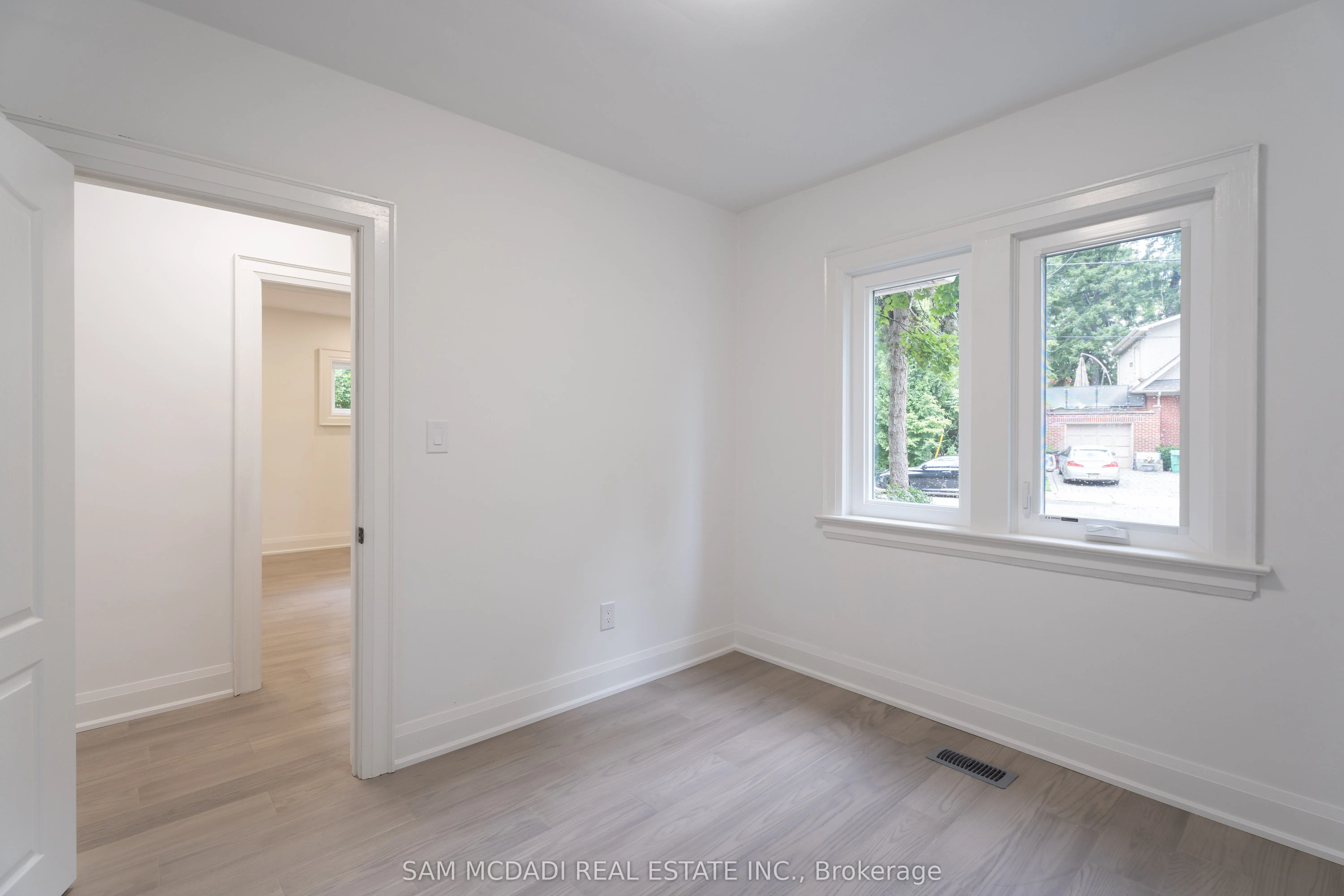 8 Wesley Crescent