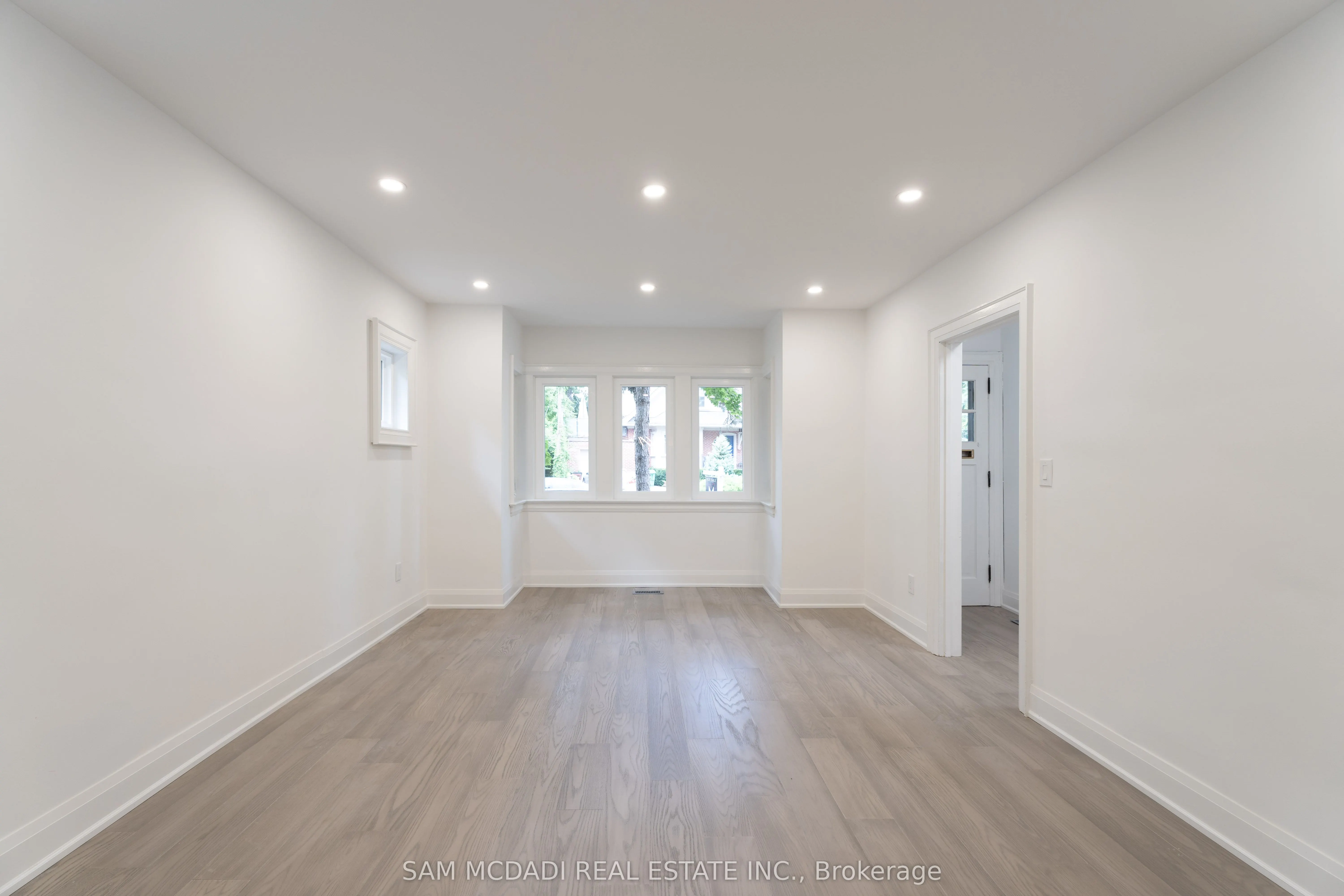 8 Wesley Crescent