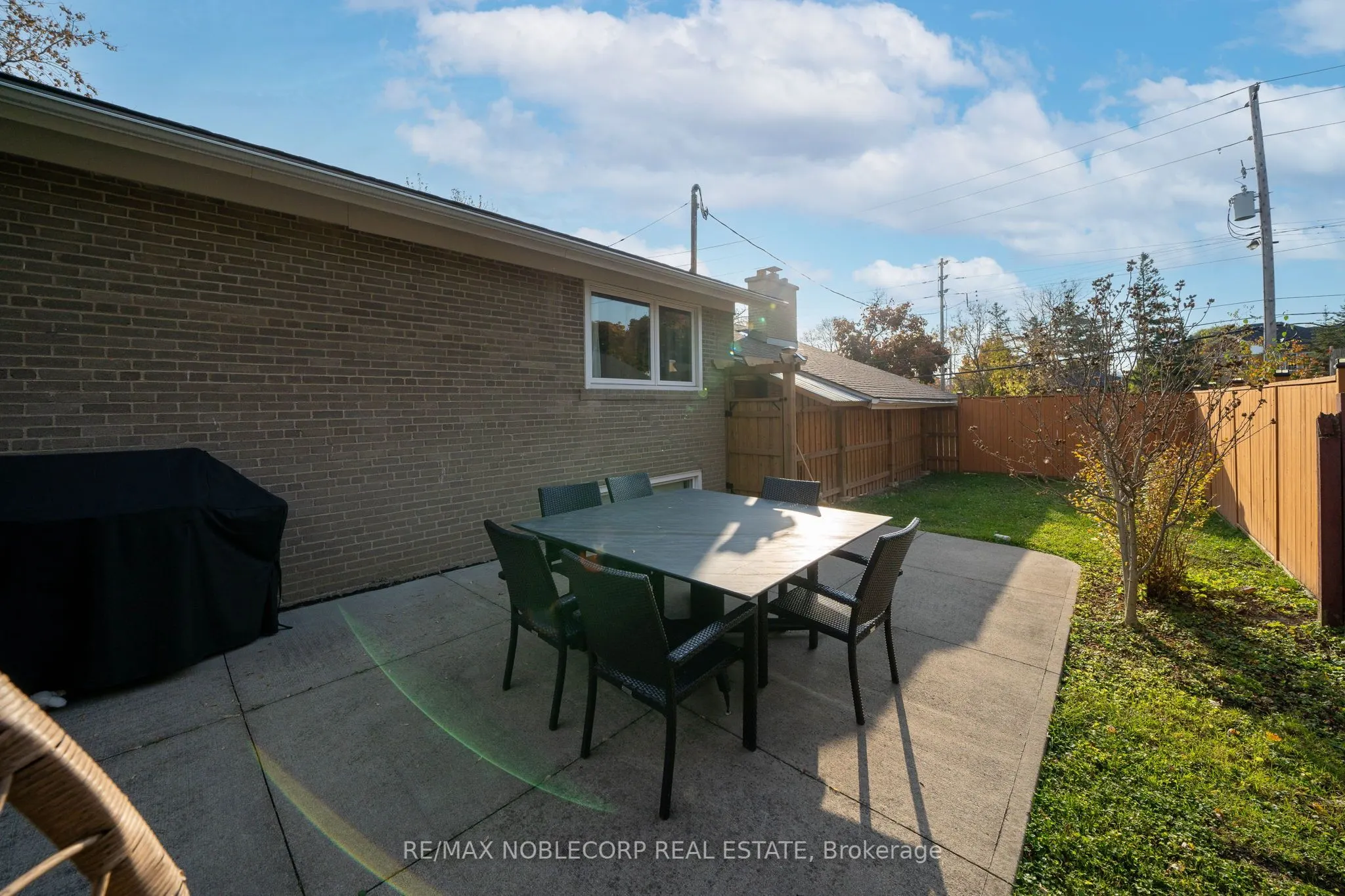 4230 Bloor Street W