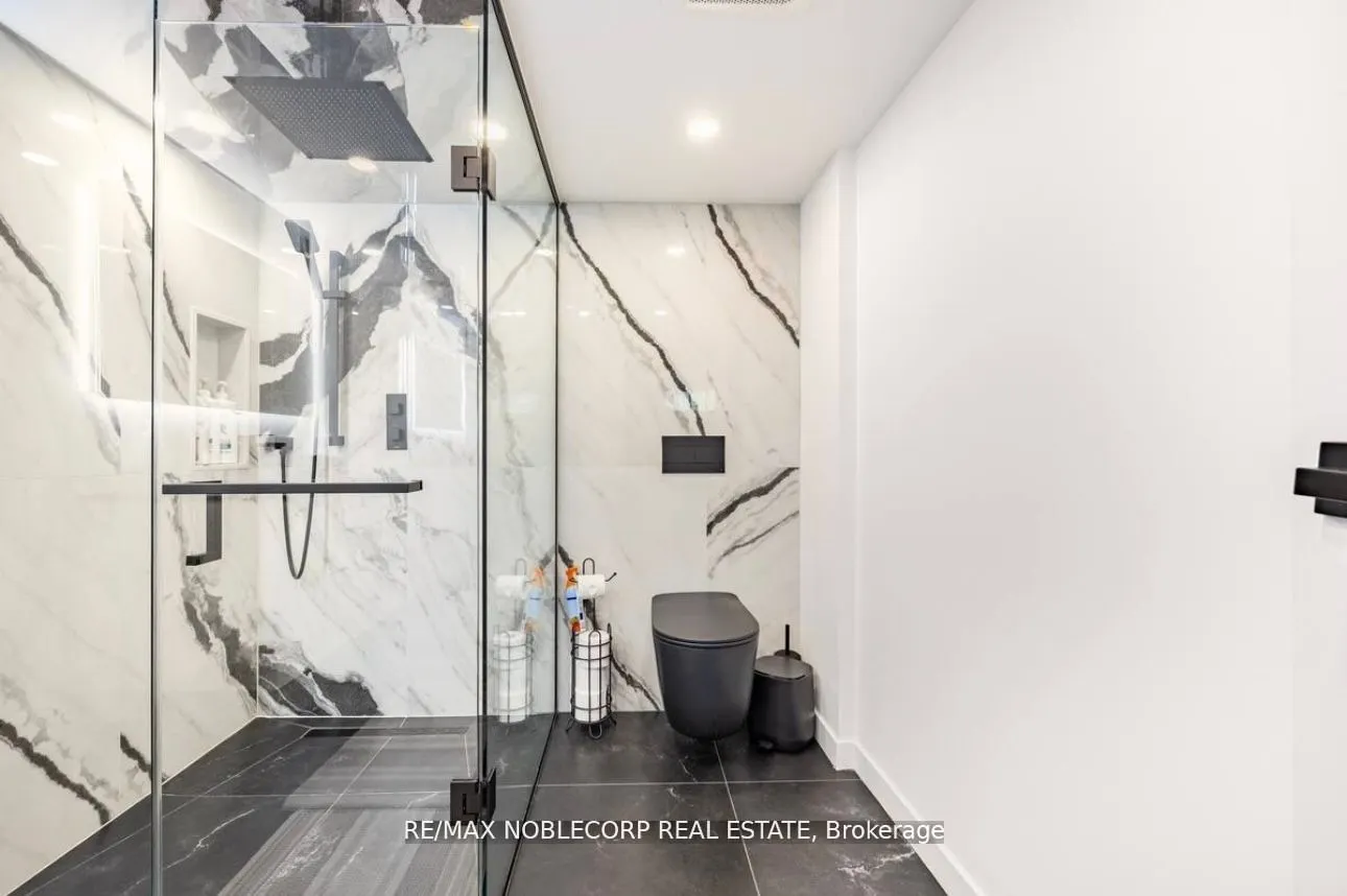 4230 Bloor Street W