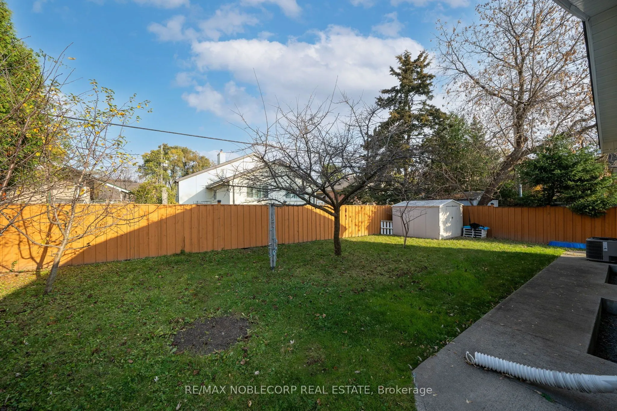 4230 Bloor Street W