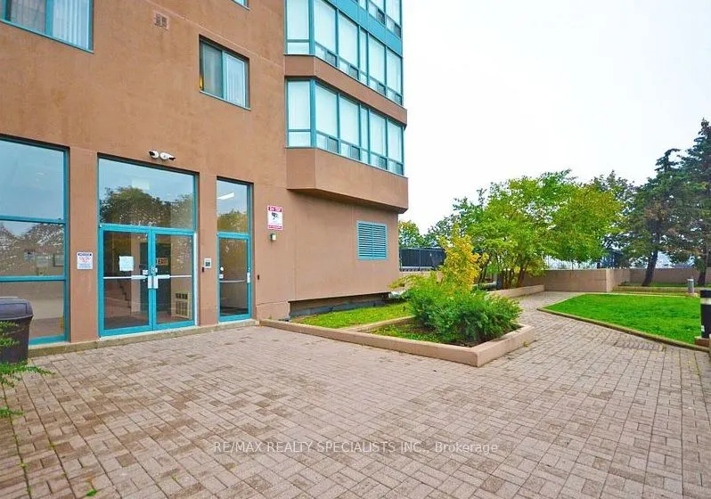 115 Hillcrest Avenue, #203