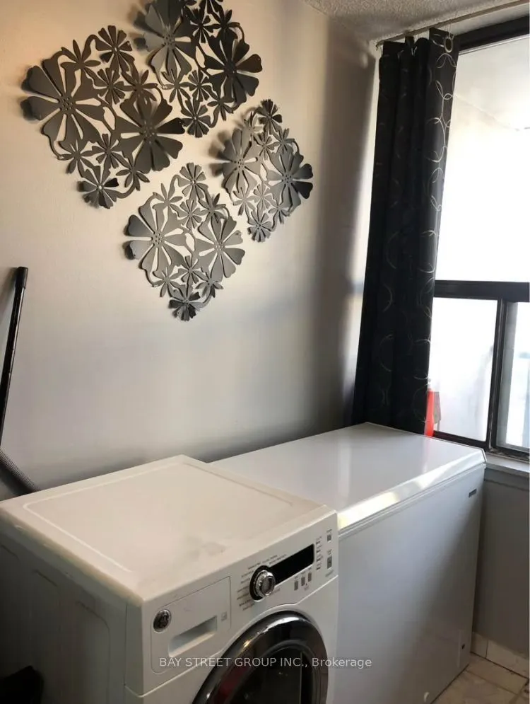 17 Knightsbridge Road, #1803