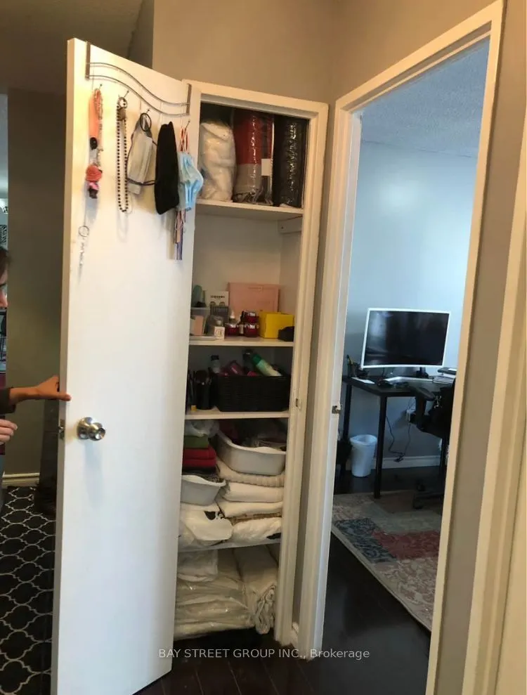 17 Knightsbridge Road, #1803