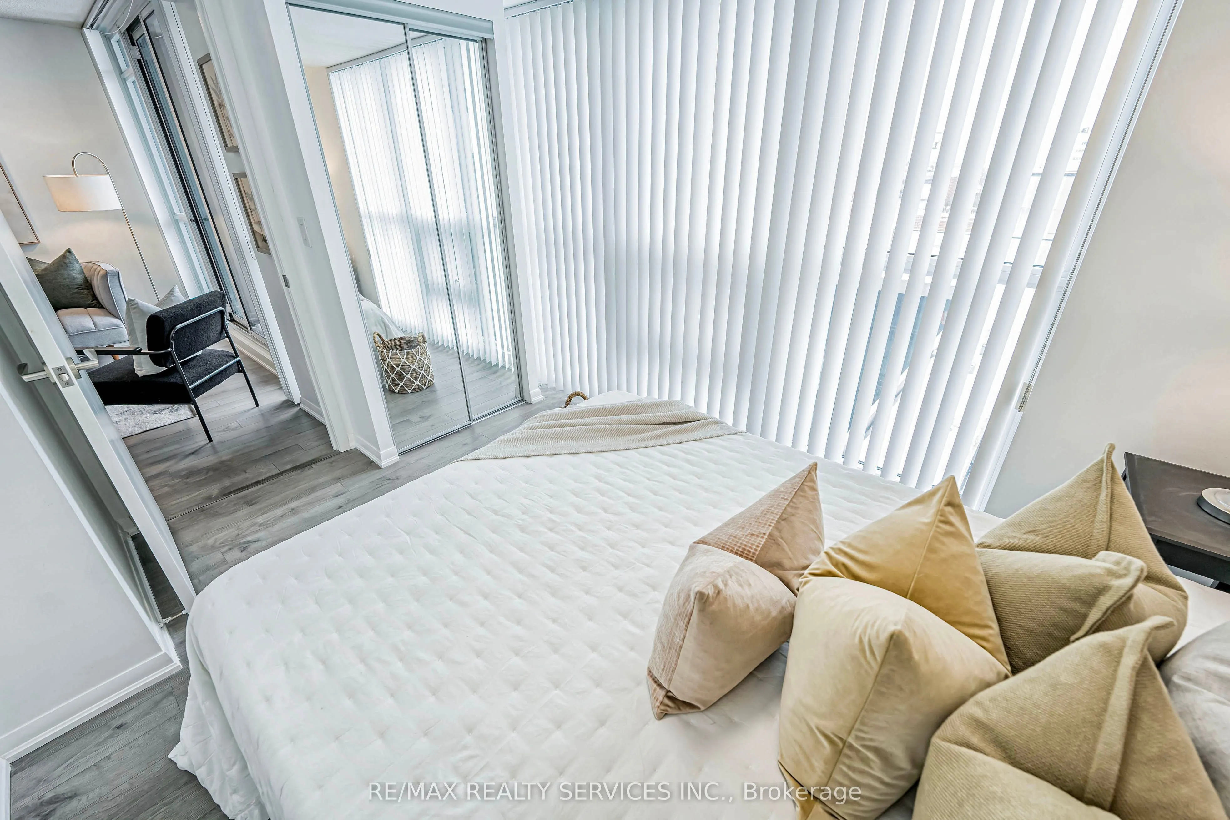 3091 Dufferin Street, #1006