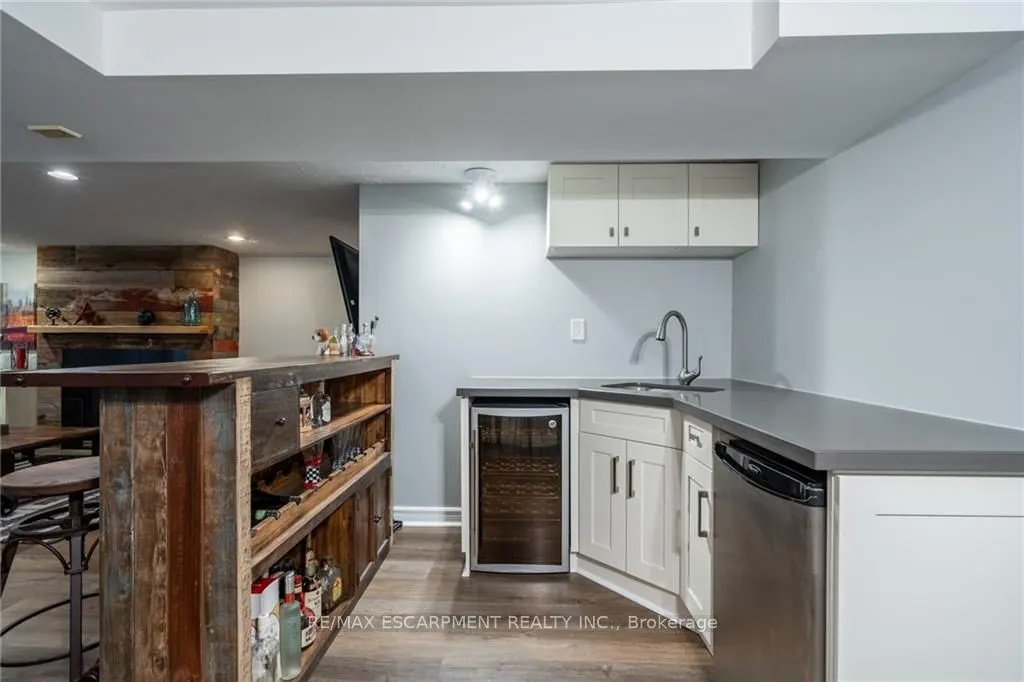 3300 Lakeshore Road