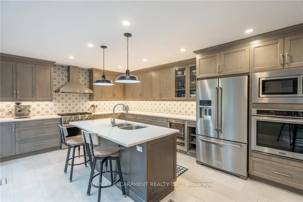 3300 Lakeshore Road