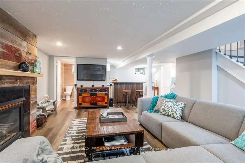 3300 Lakeshore Road