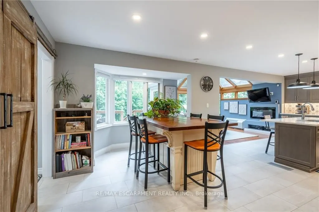 3300 Lakeshore Road