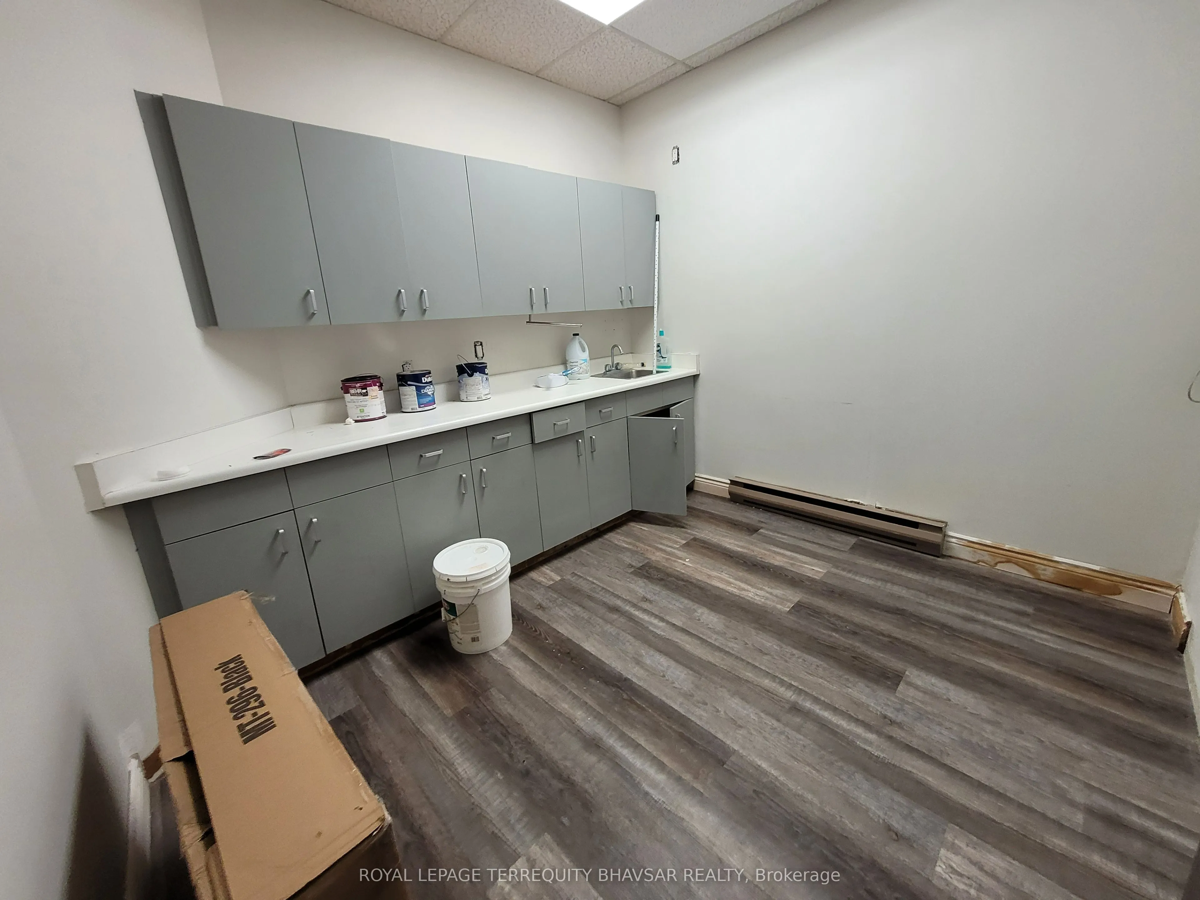 3530 Derry Road E, #103