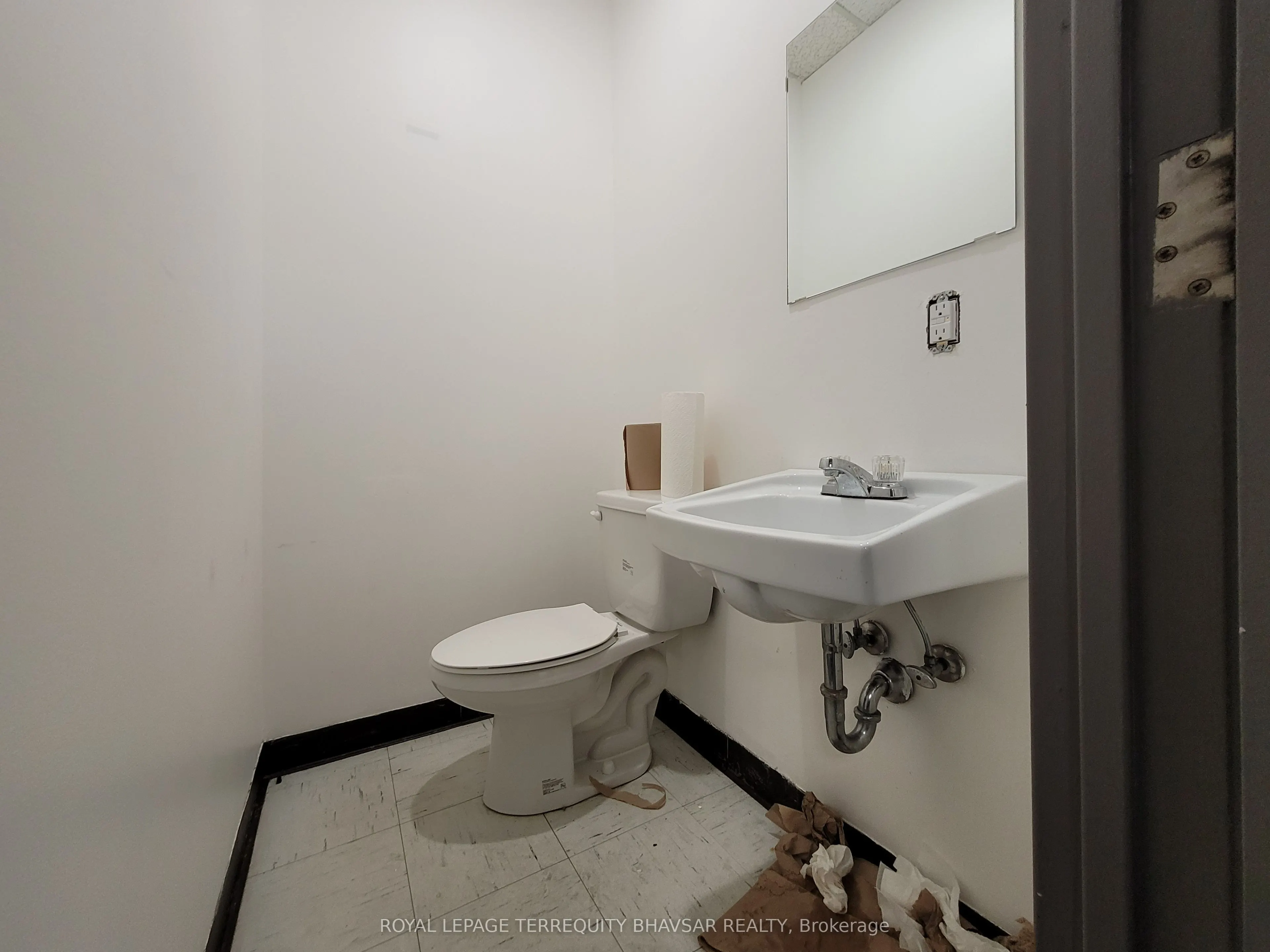 3530 Derry Road E, #103