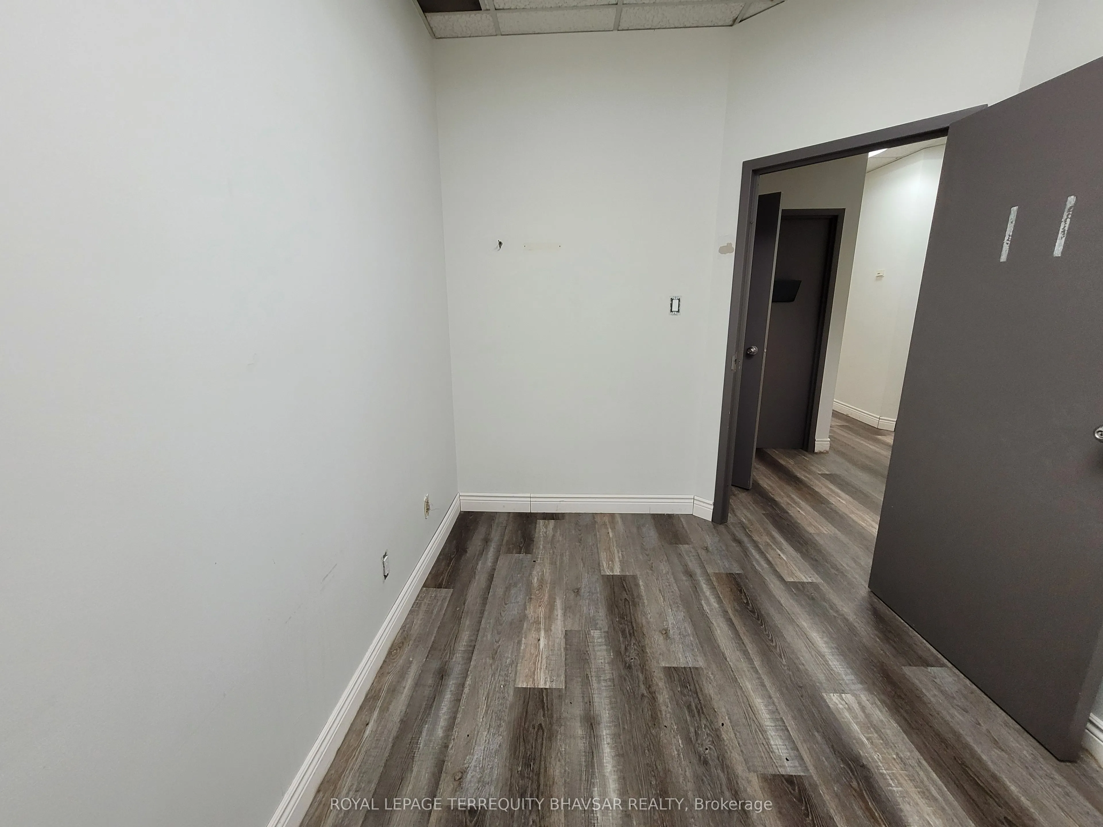 3530 Derry Road E, #103