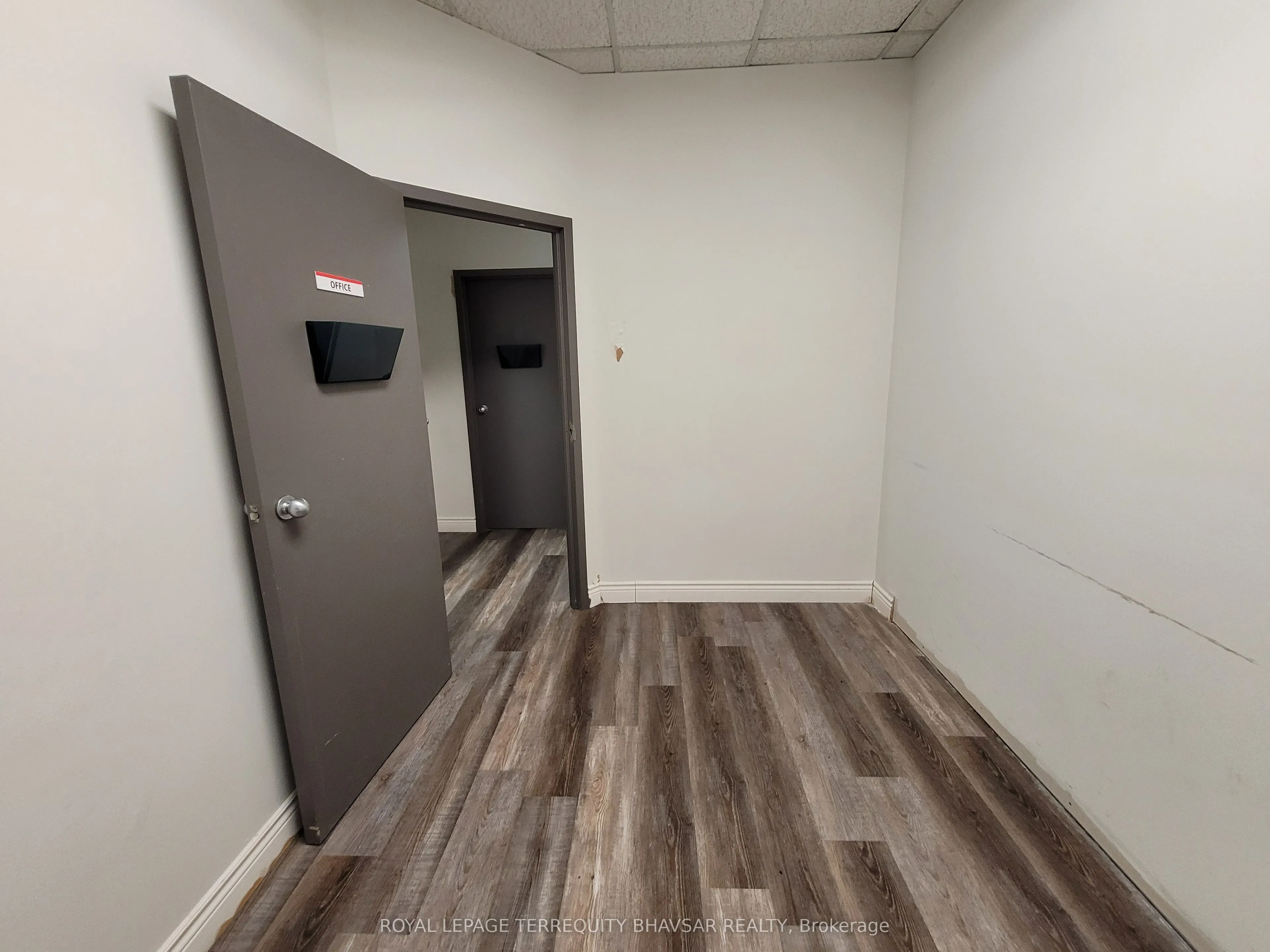 3530 Derry Road E, #103