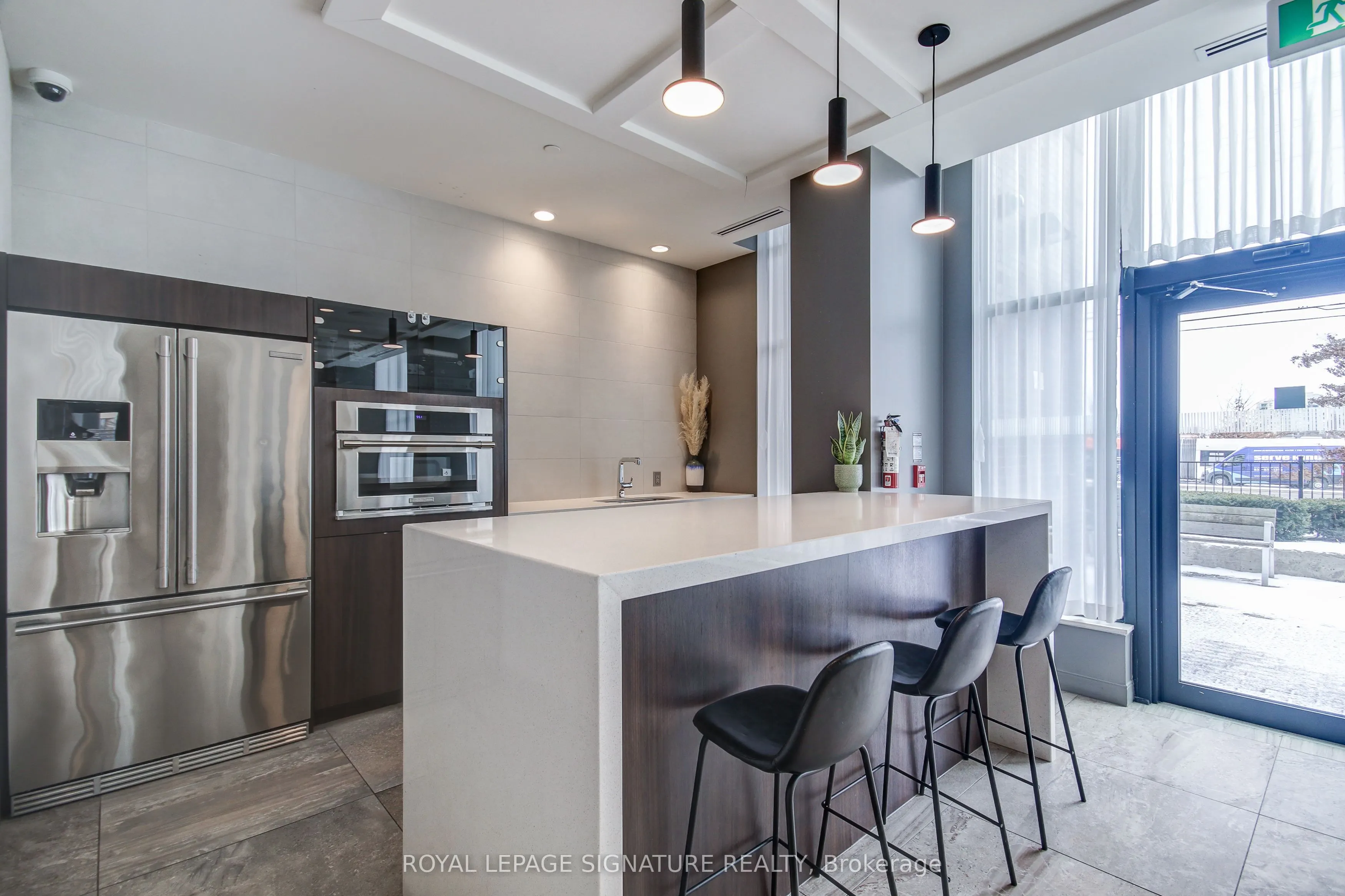 2550 Eglinton Avenue W, #1401