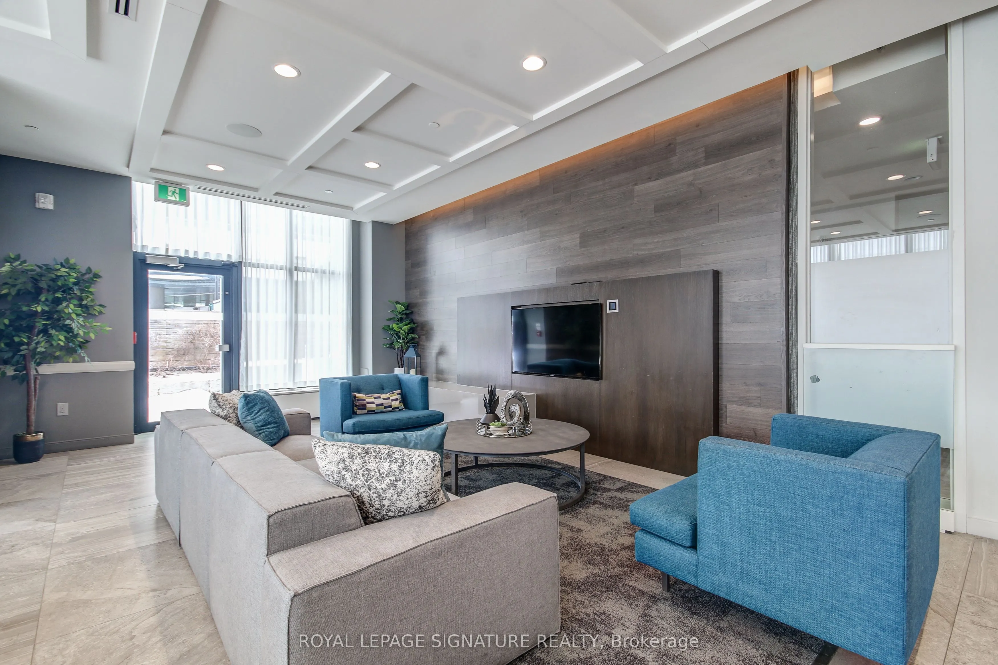 2550 Eglinton Avenue W, #1401