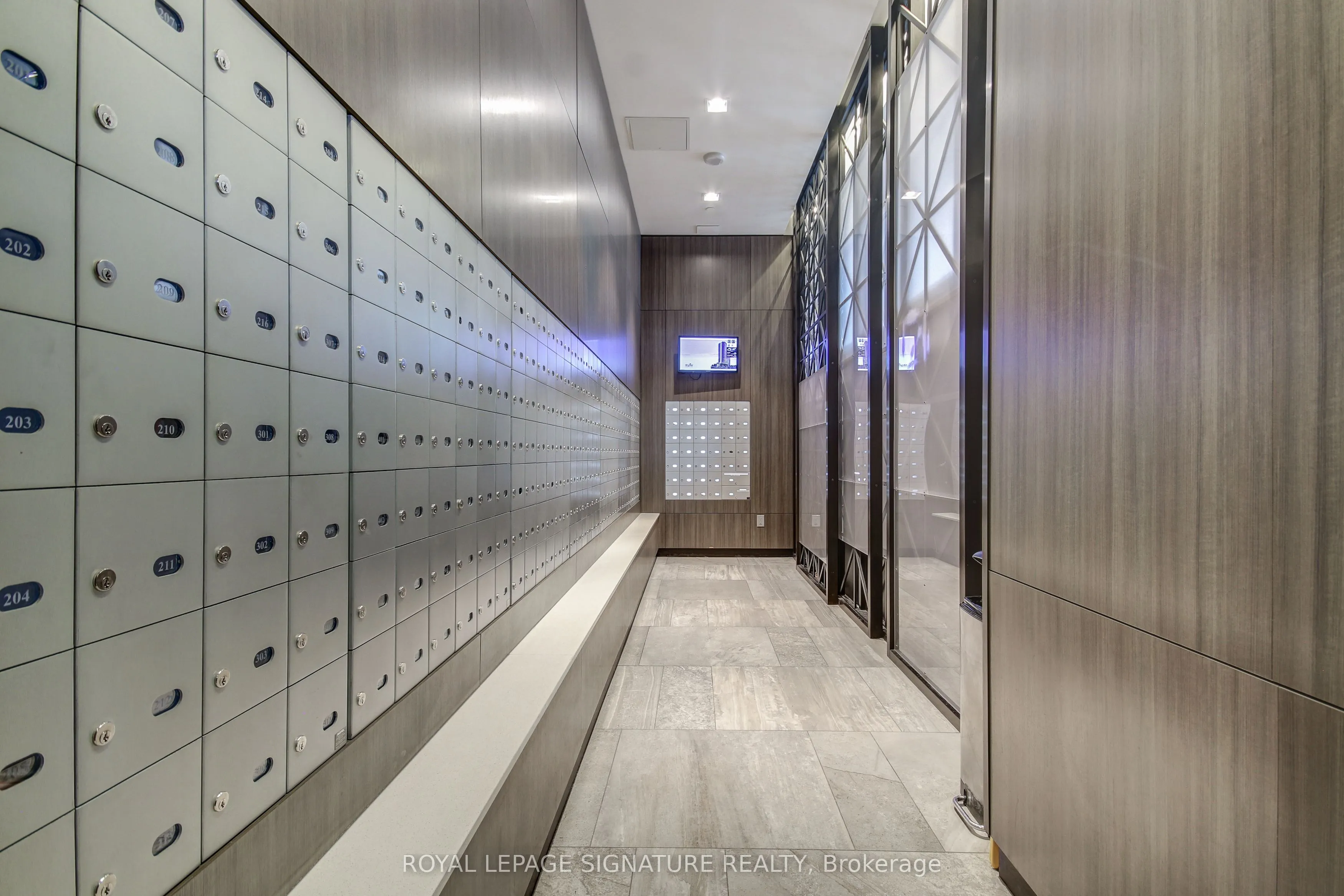 2550 Eglinton Avenue W, #1401