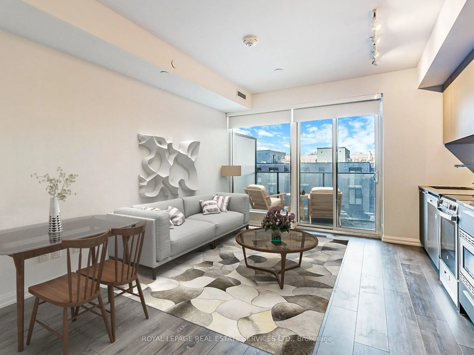 4208 Dundas Street W, #323