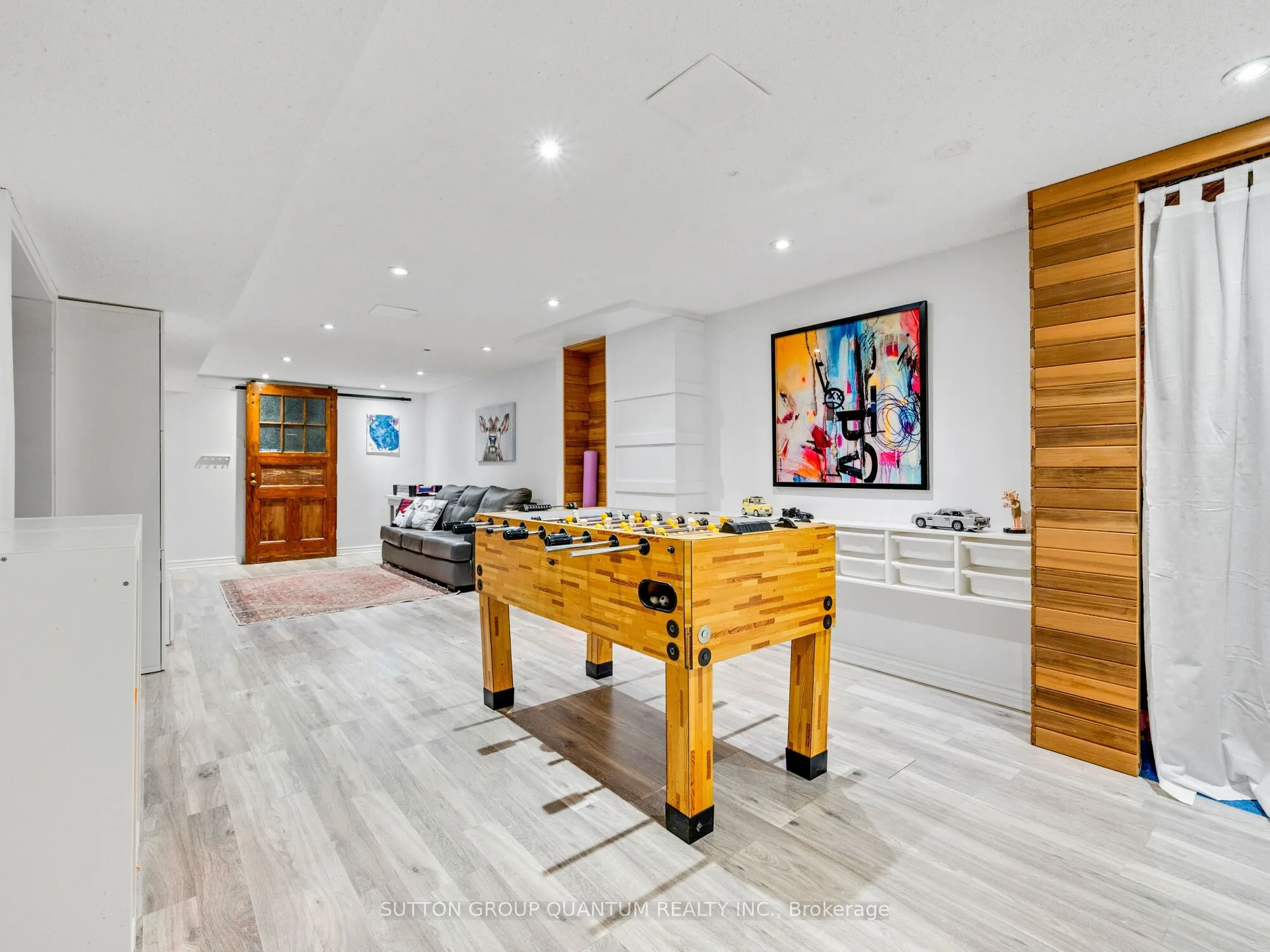 4423 Sawmill Valley Drive