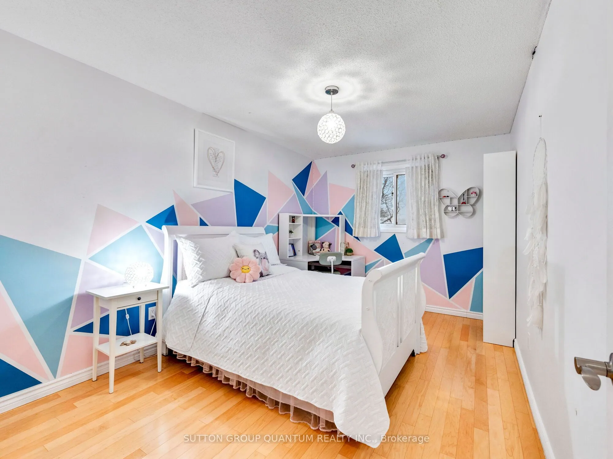 4423 Sawmill Valley Drive