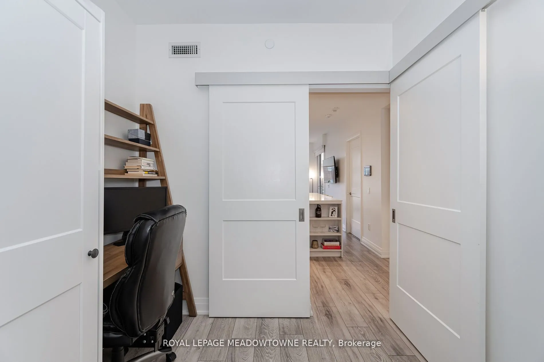 21 Park Street E, #616