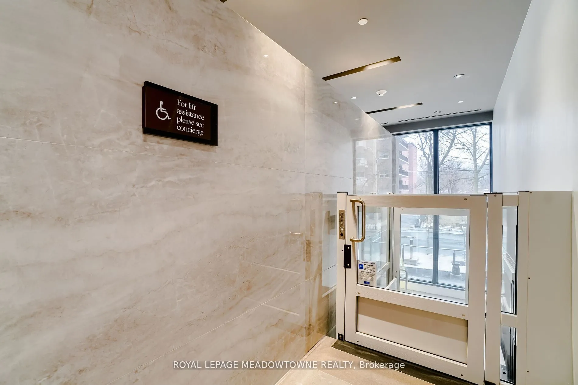 21 Park Street E, #616
