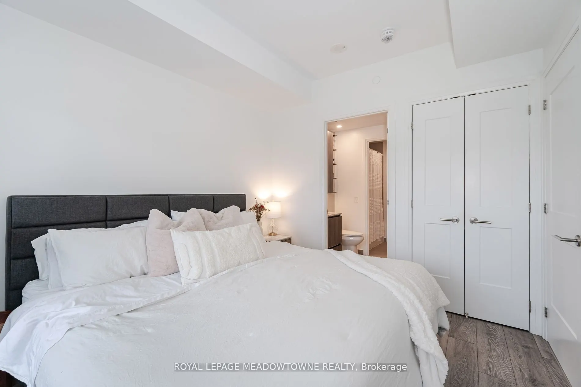 21 Park Street E, #616