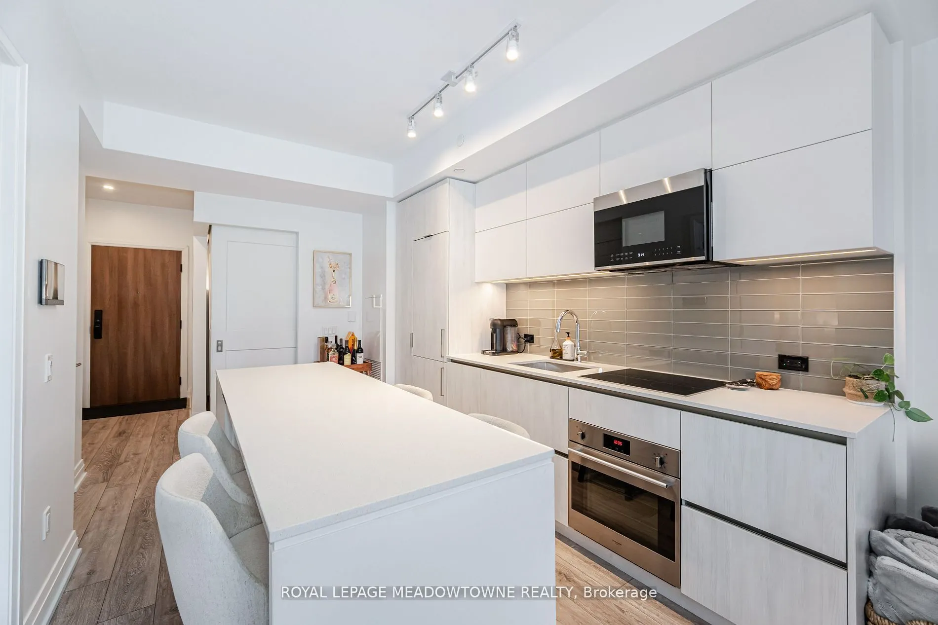 21 Park Street E, #616