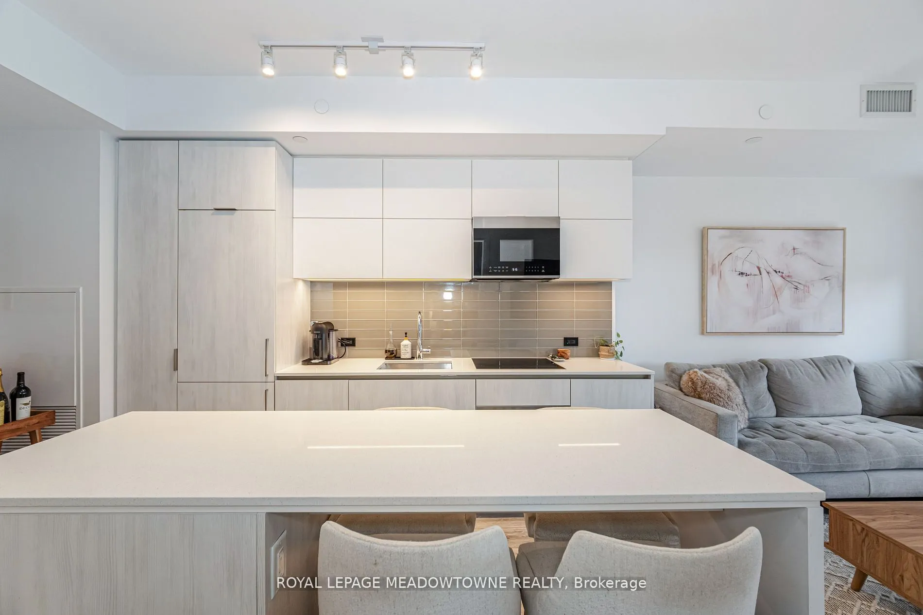 21 Park Street E, #616