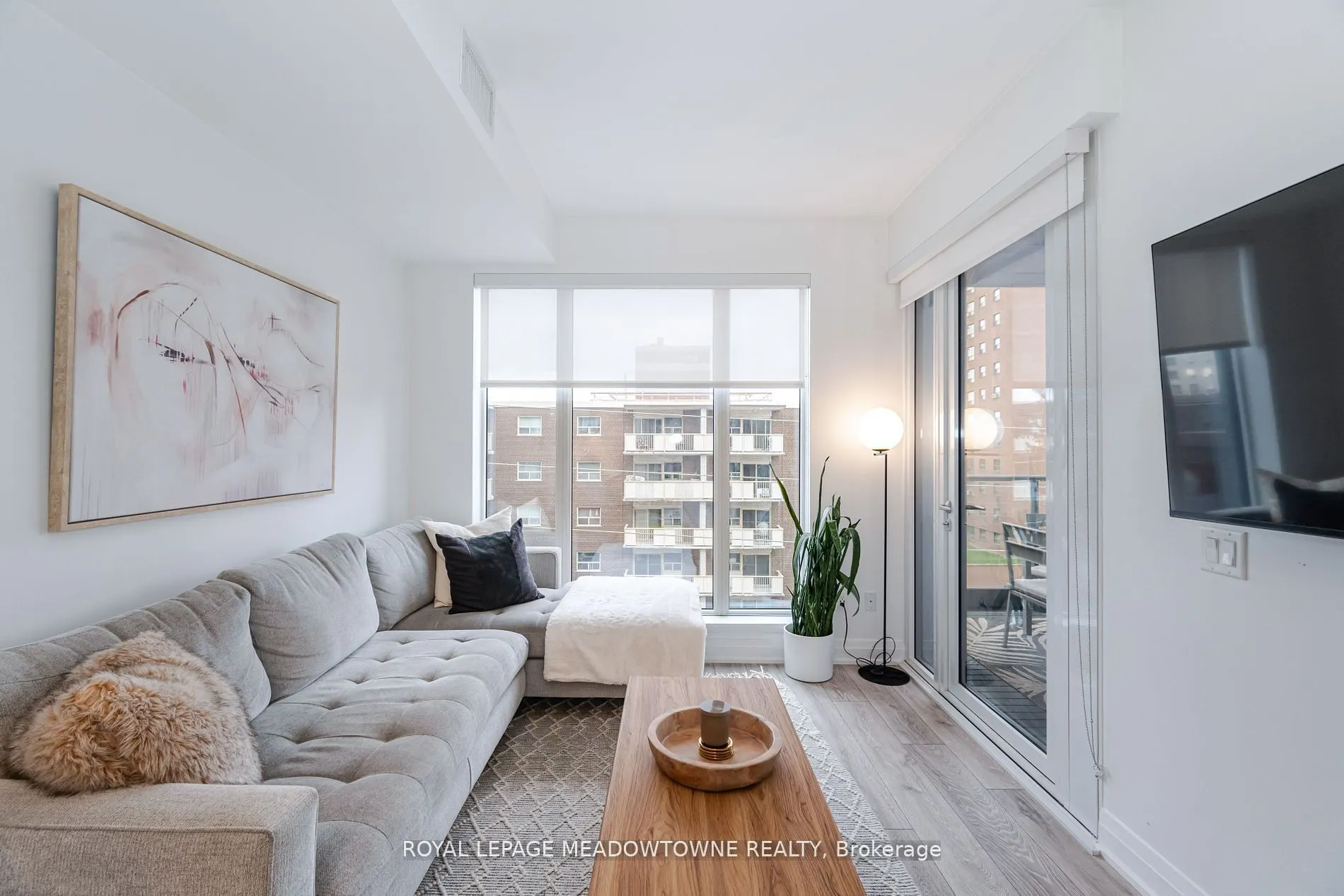 21 Park Street E, #616