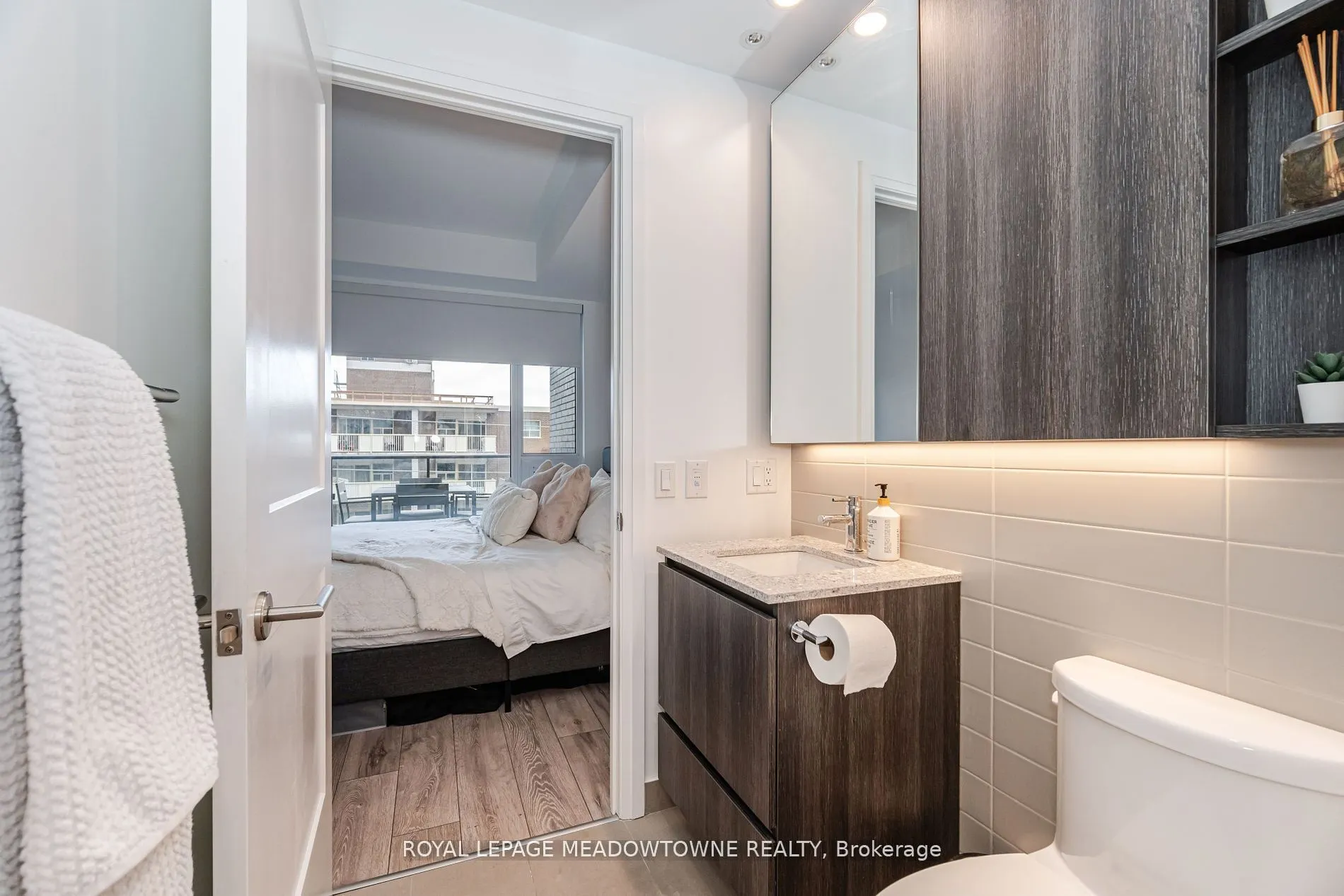 21 Park Street E, #616