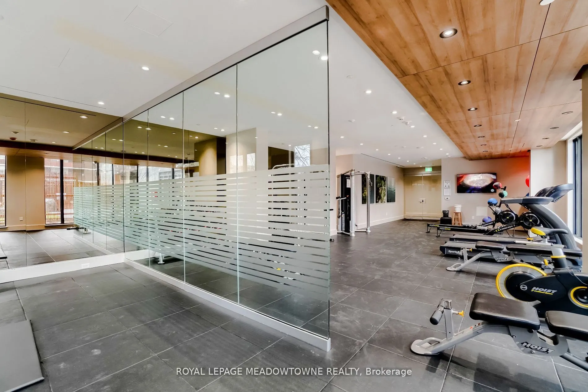21 Park Street E, #616
