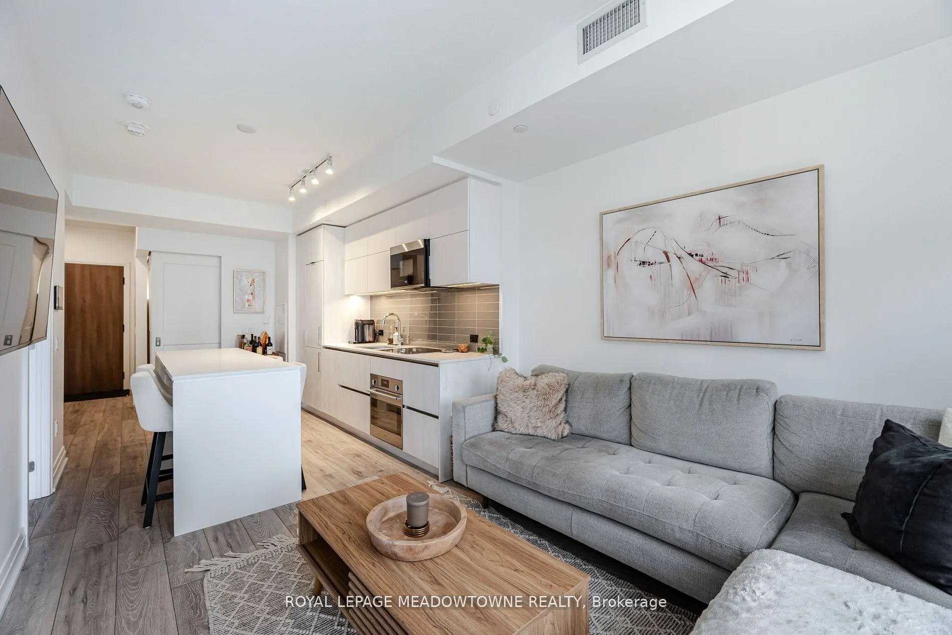 21 Park Street E, #616