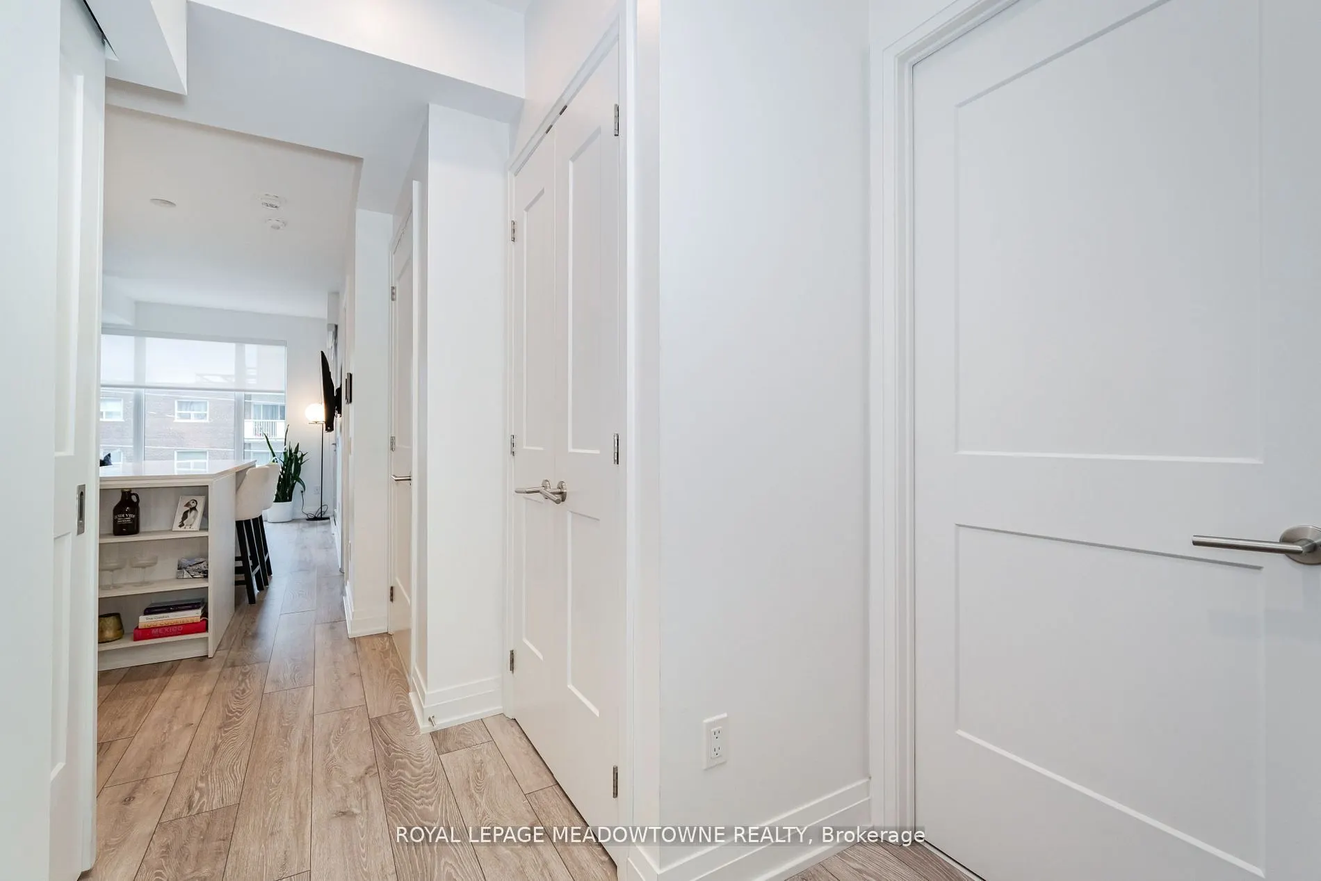 21 Park Street E, #616