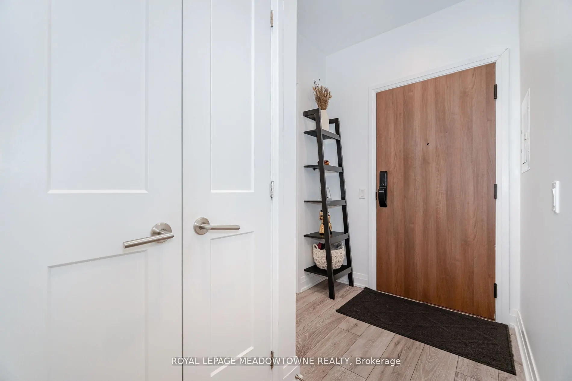 21 Park Street E, #616