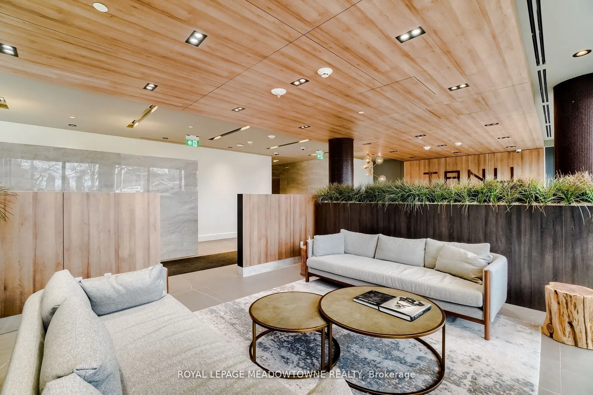 21 Park Street E, #616