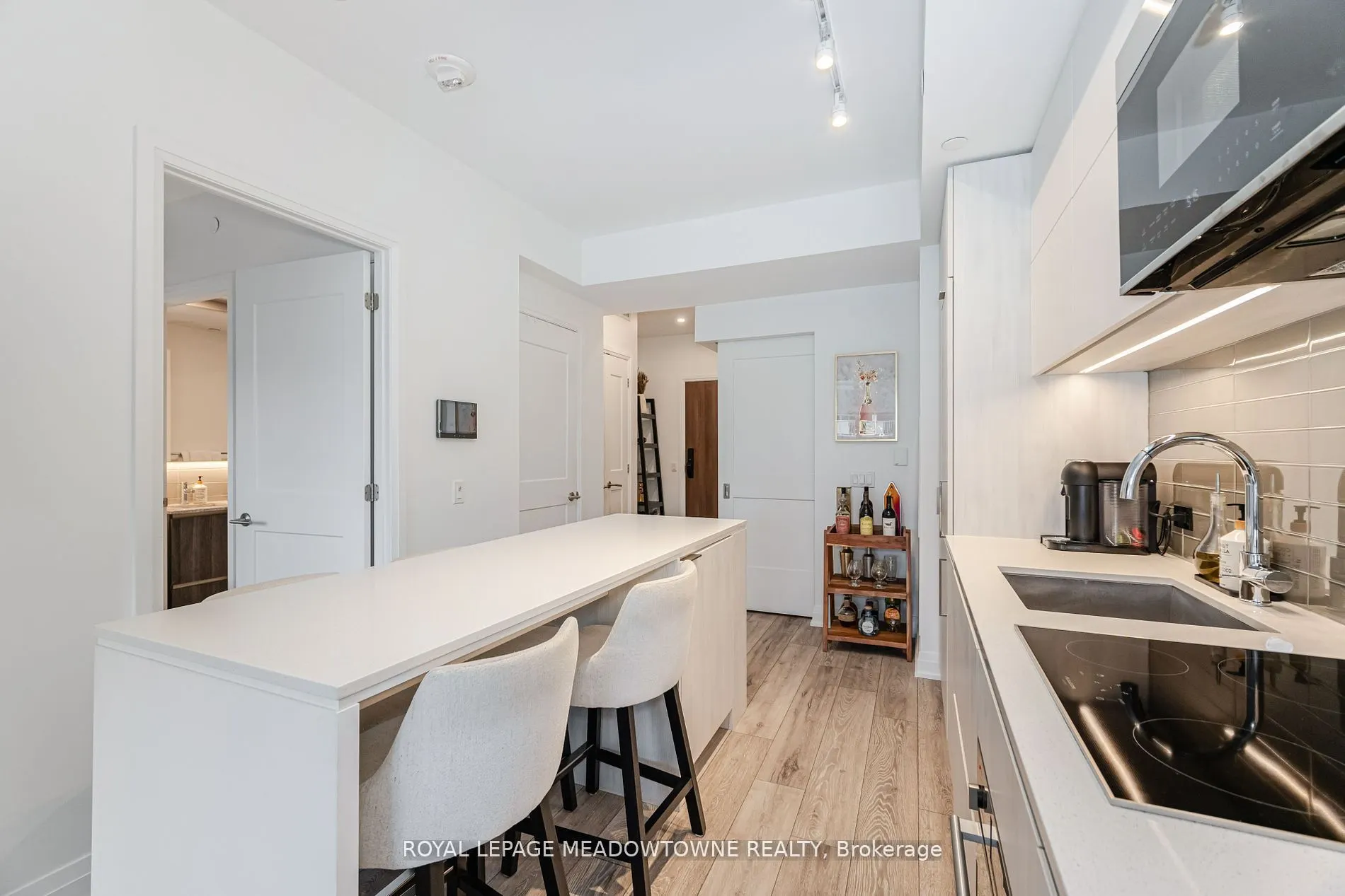 21 Park Street E, #616