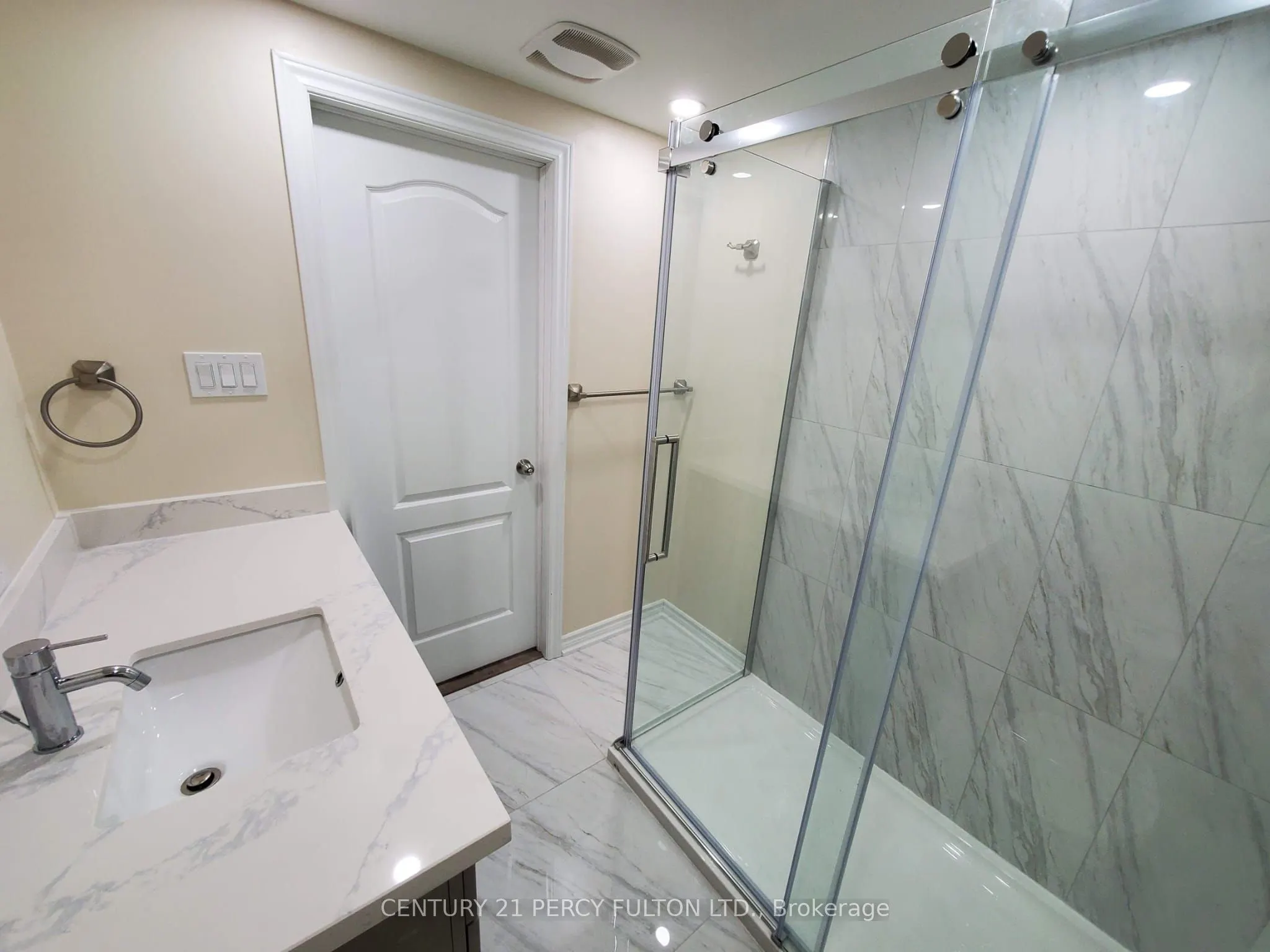 308 Nakerville Crescent #Lower