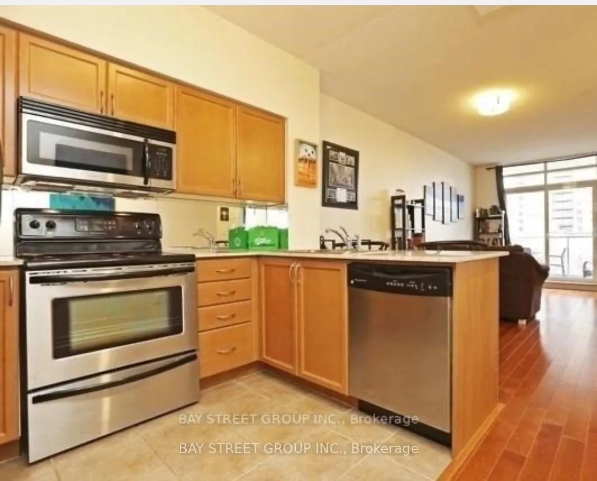388 Prince Of Wales Drive #907