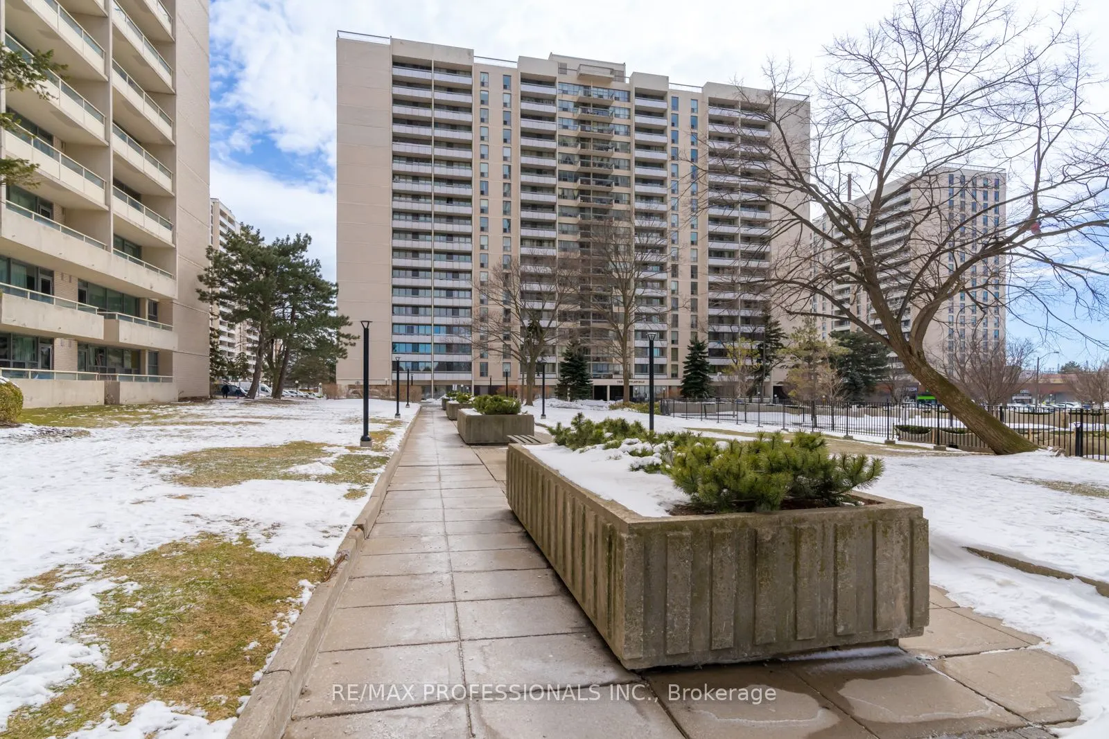 360 Ridelle Avenue, #2107