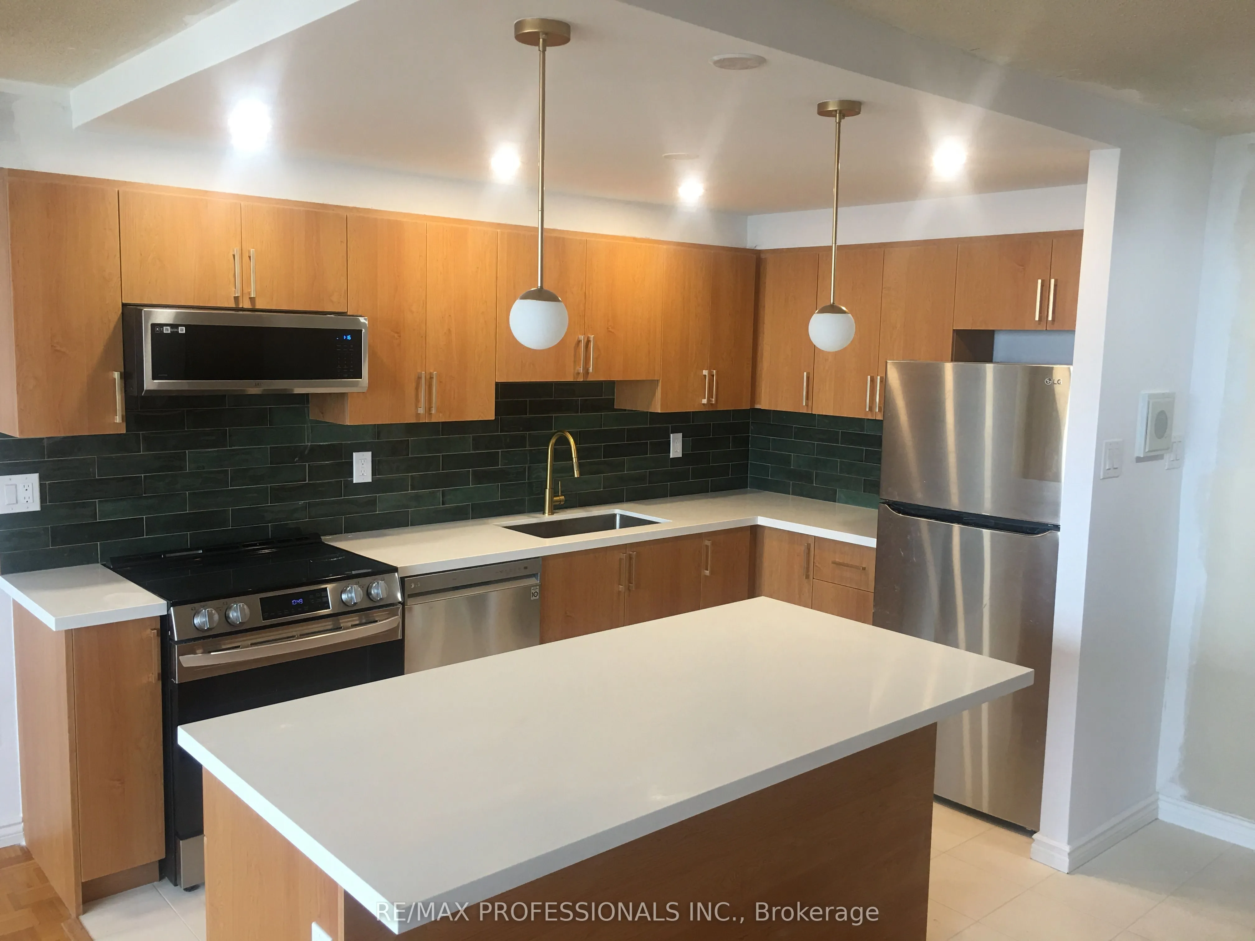 360 Ridelle Avenue, #2107